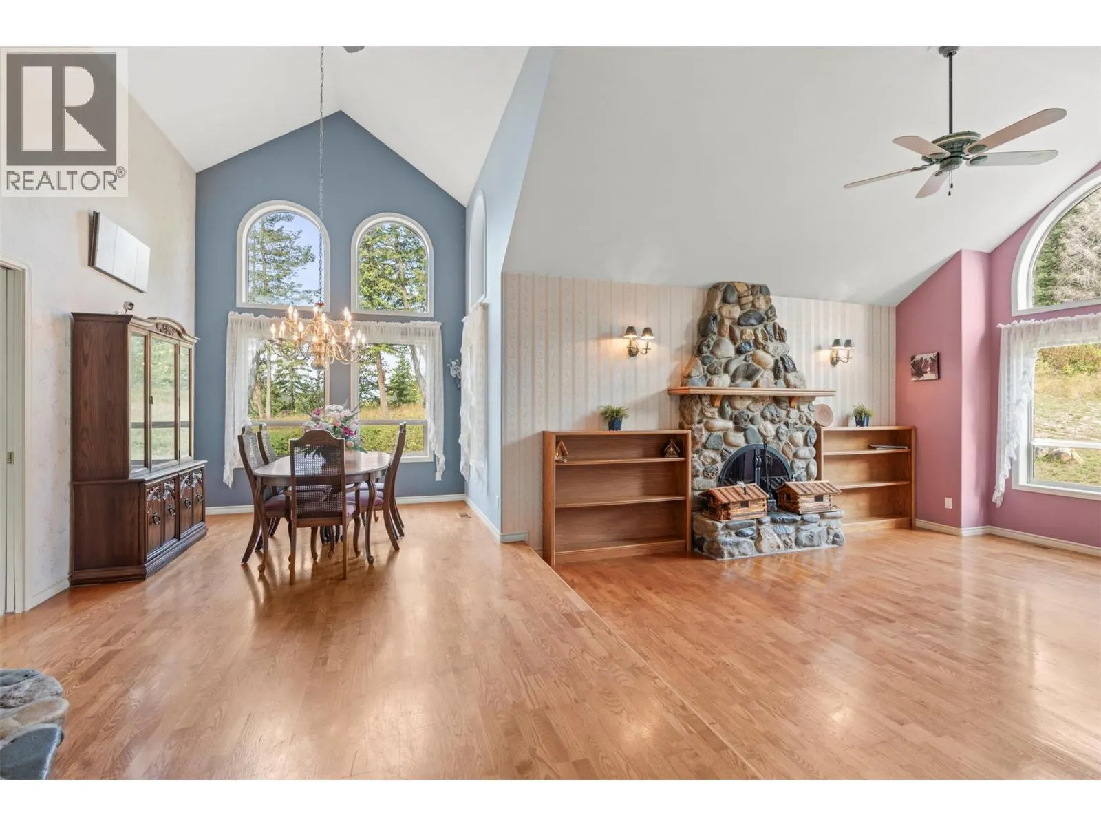 995 Shuswap River Drive