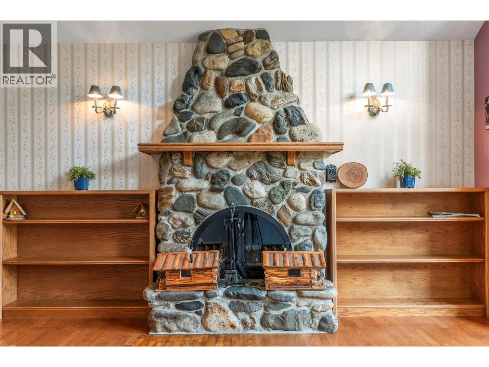 995 Shuswap River Drive
