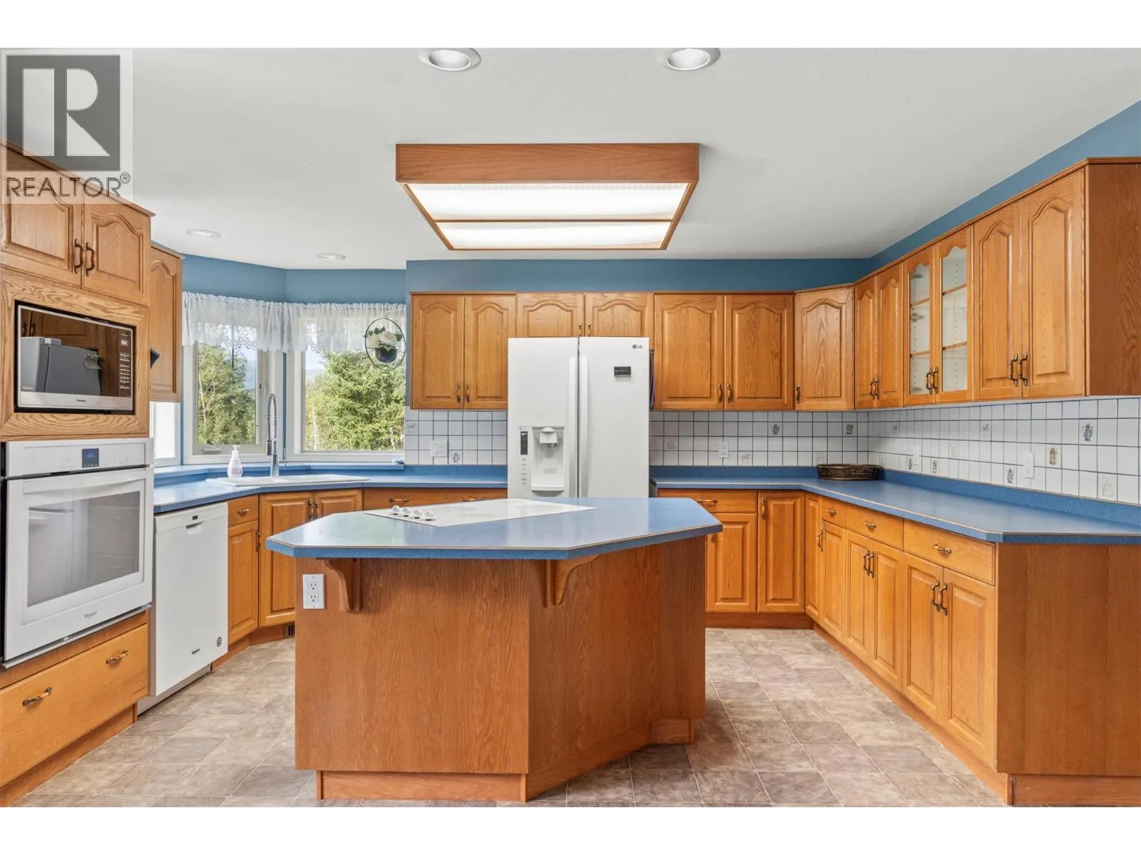 995 Shuswap River Drive