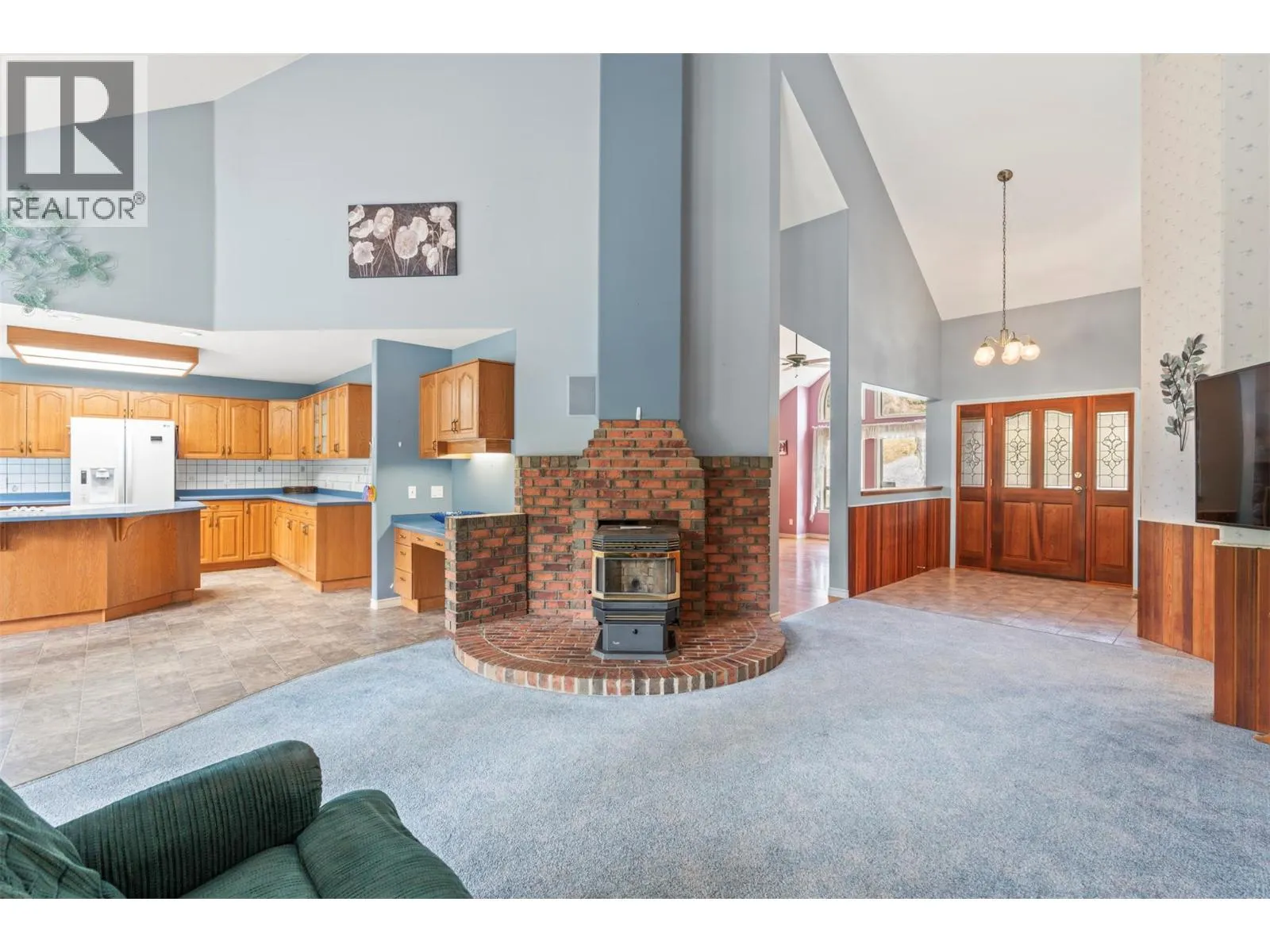 995 Shuswap River Drive