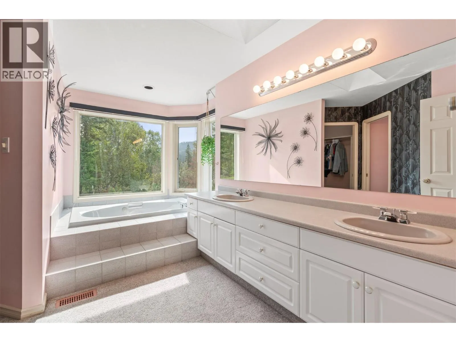 995 Shuswap River Drive