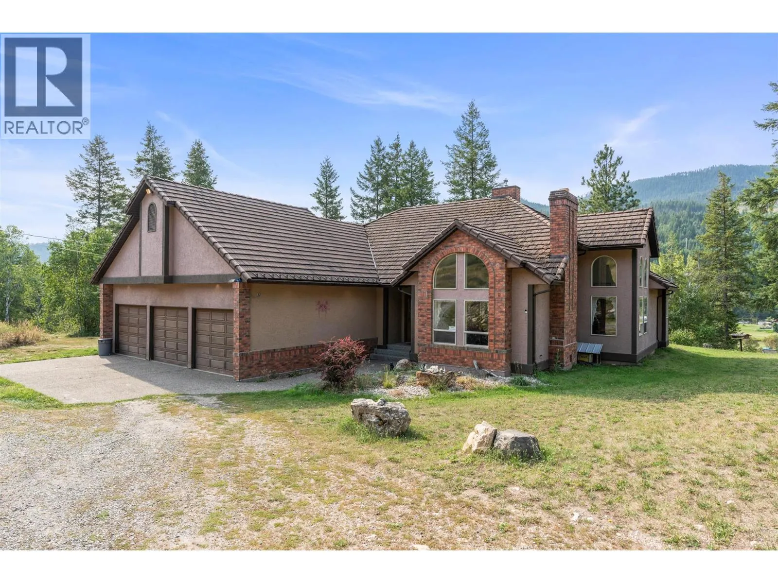 995 Shuswap River Drive