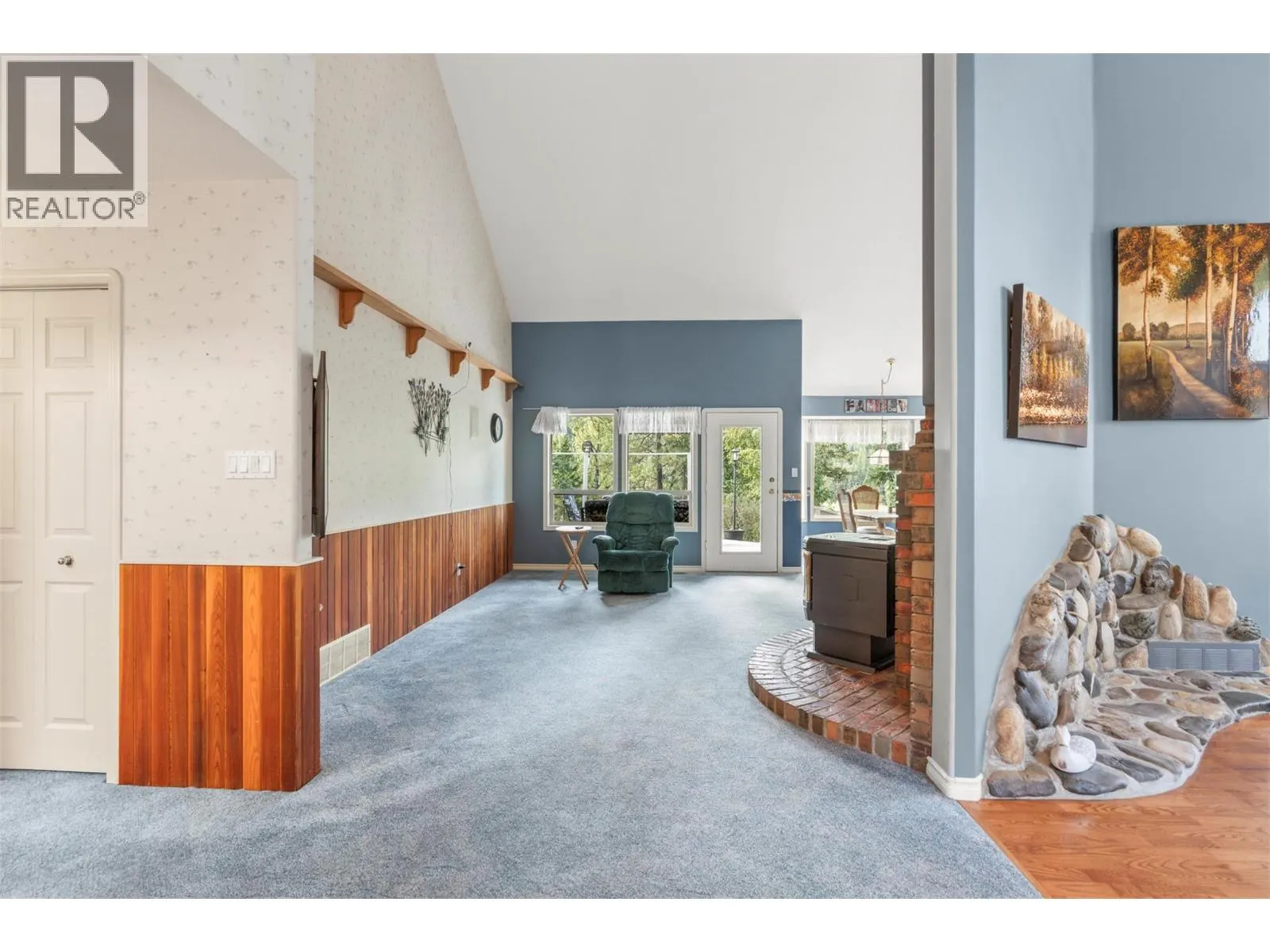 995 Shuswap River Drive