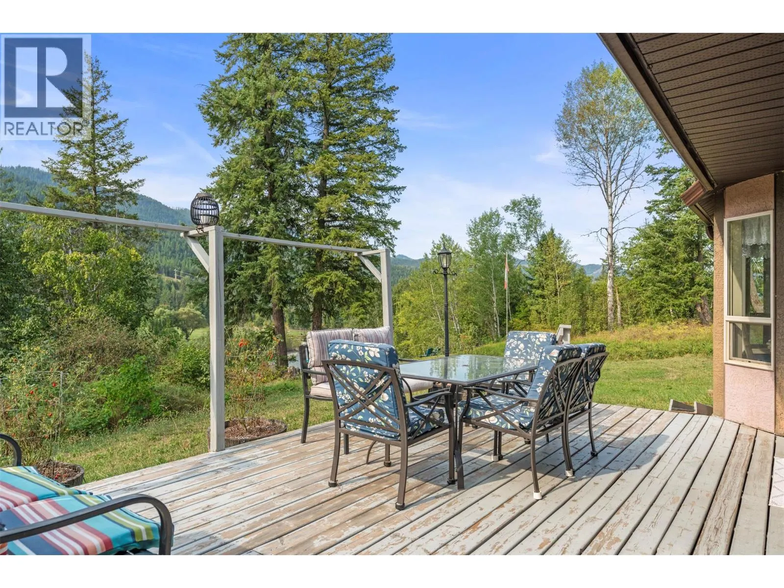995 Shuswap River Drive