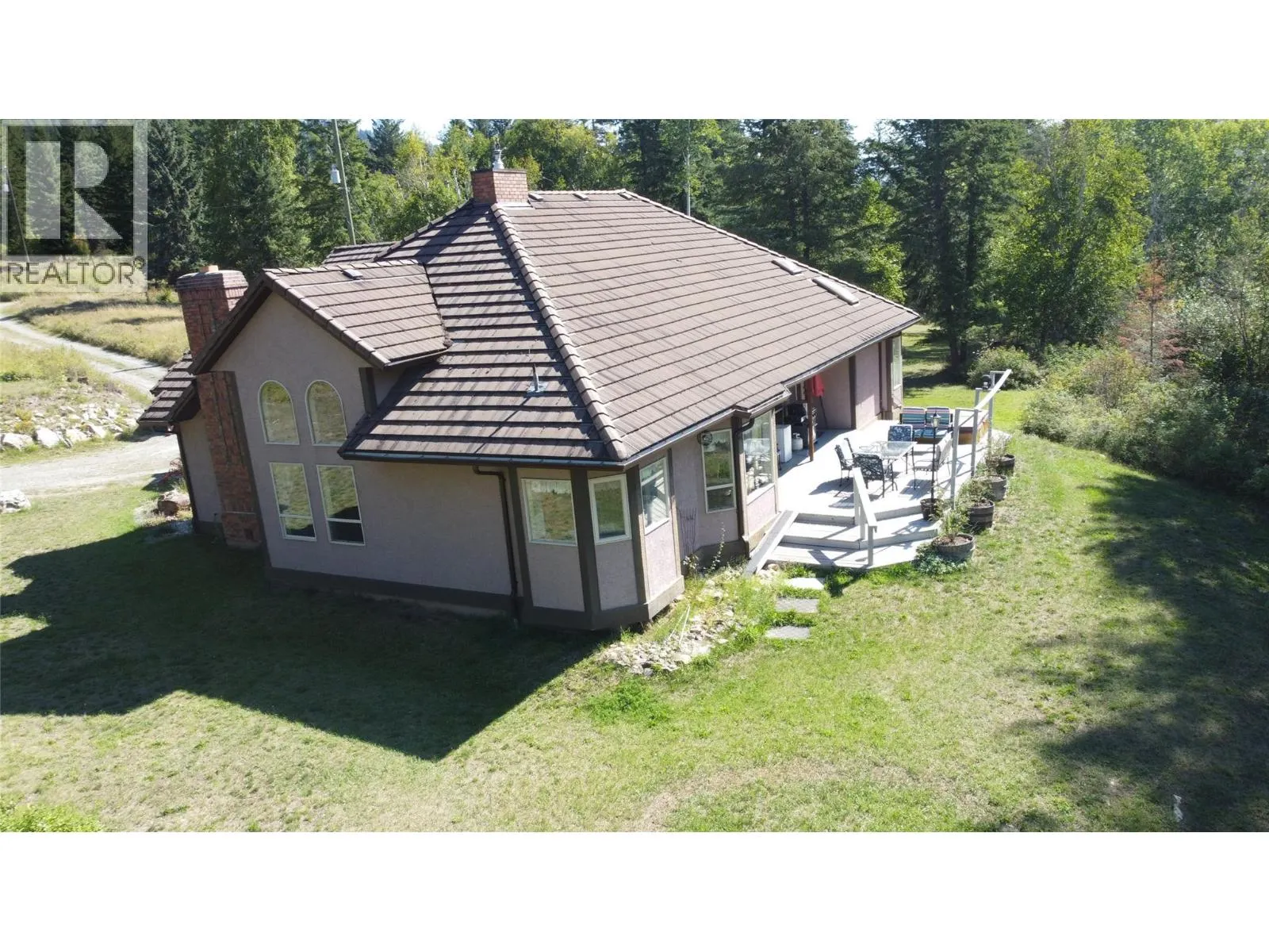995 Shuswap River Drive
