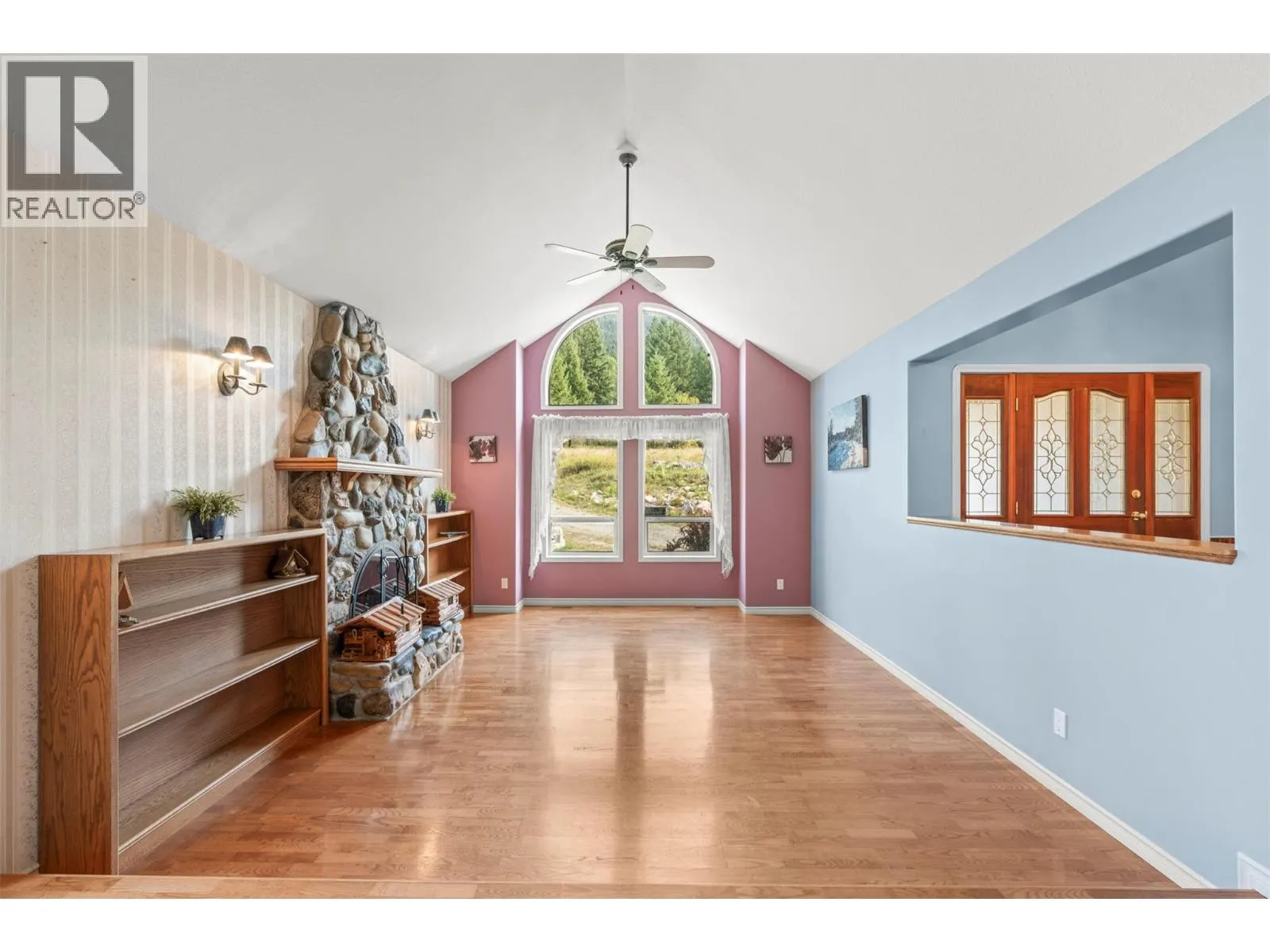 995 Shuswap River Drive