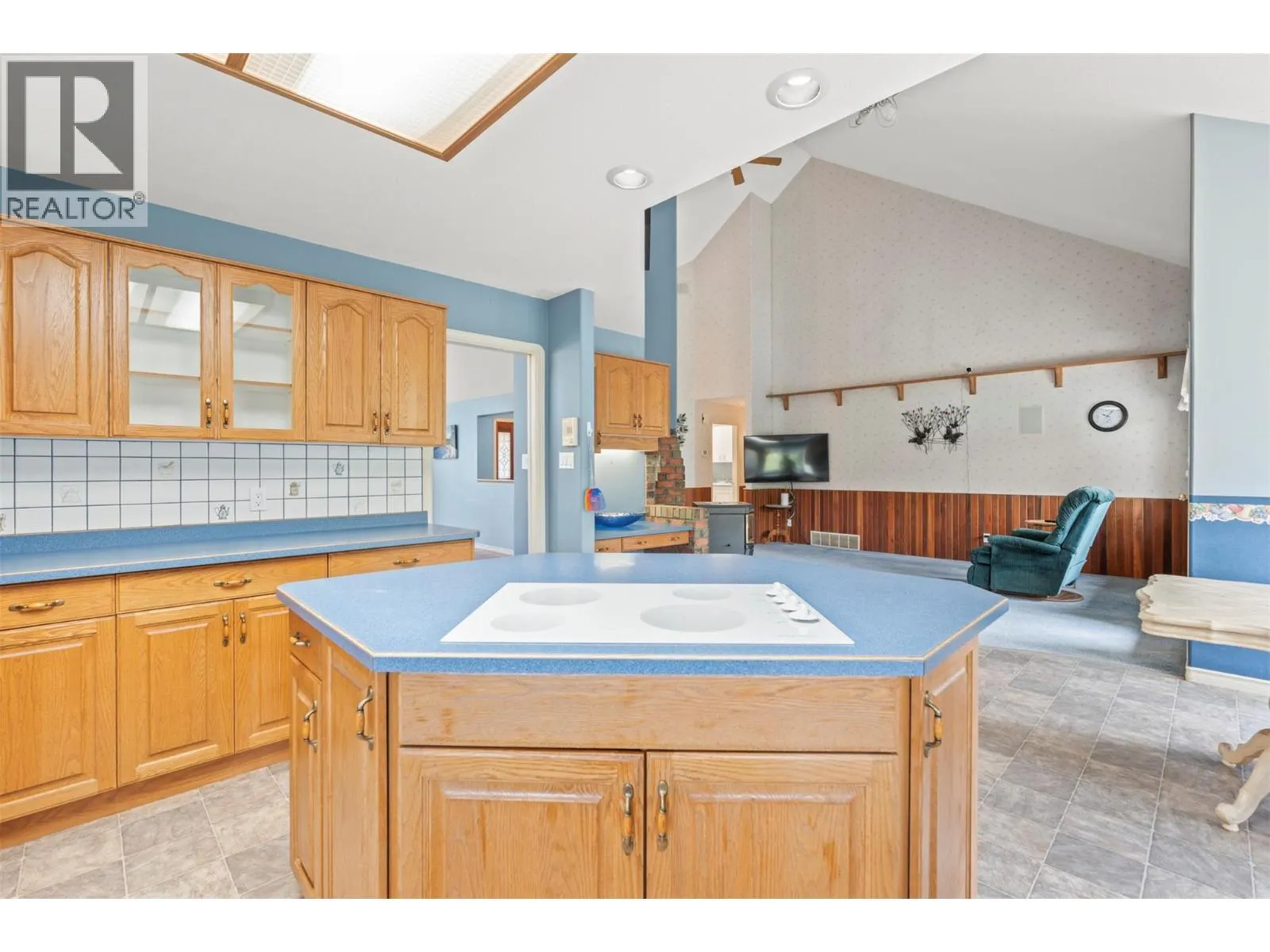 995 Shuswap River Drive