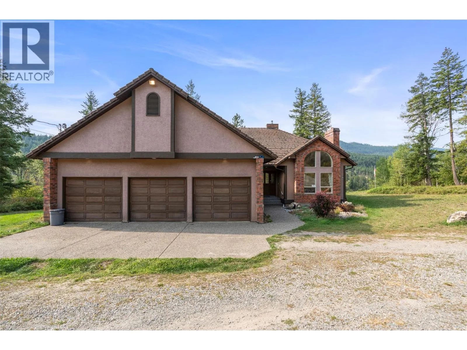 995 Shuswap River Drive