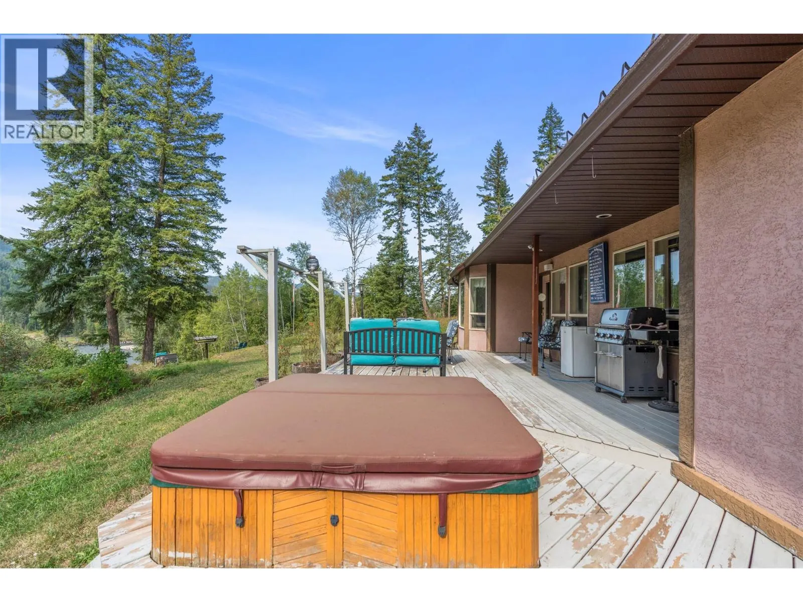 995 Shuswap River Drive