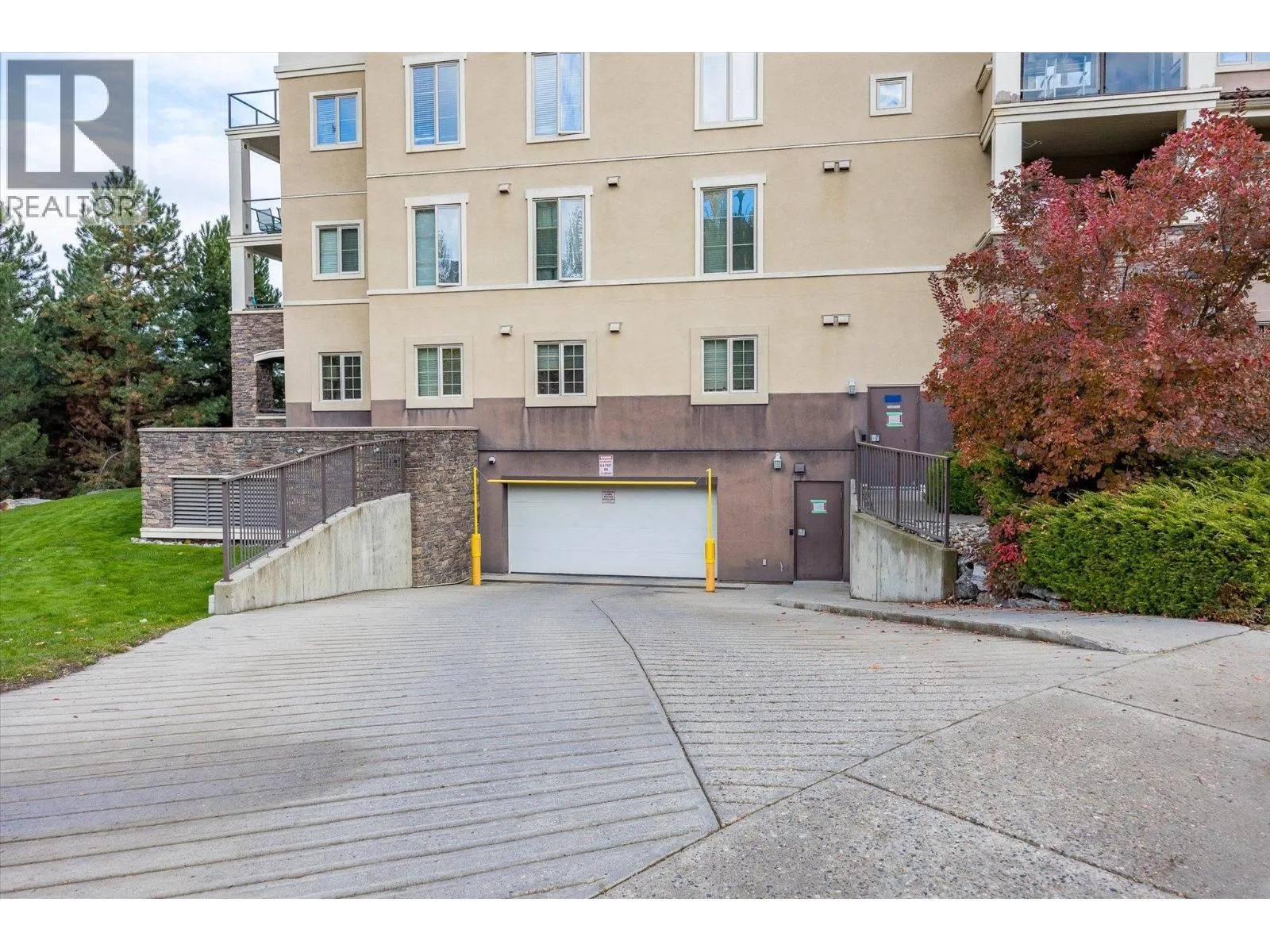 1875 Country Club Drive Unit# 1317
