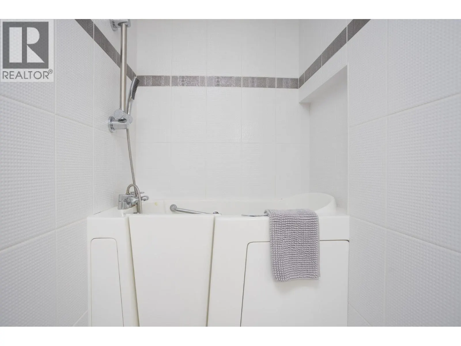 1045 Sutherland Avenue Unit# 315A