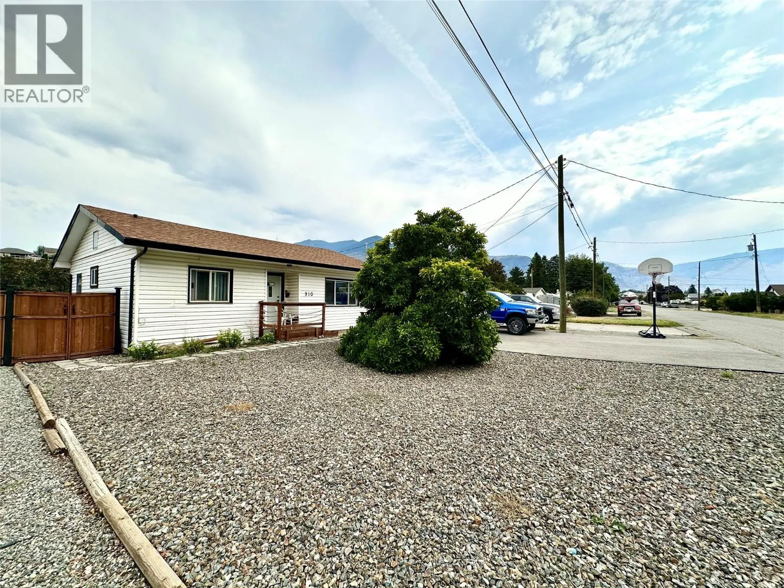 310 6TH Avenue