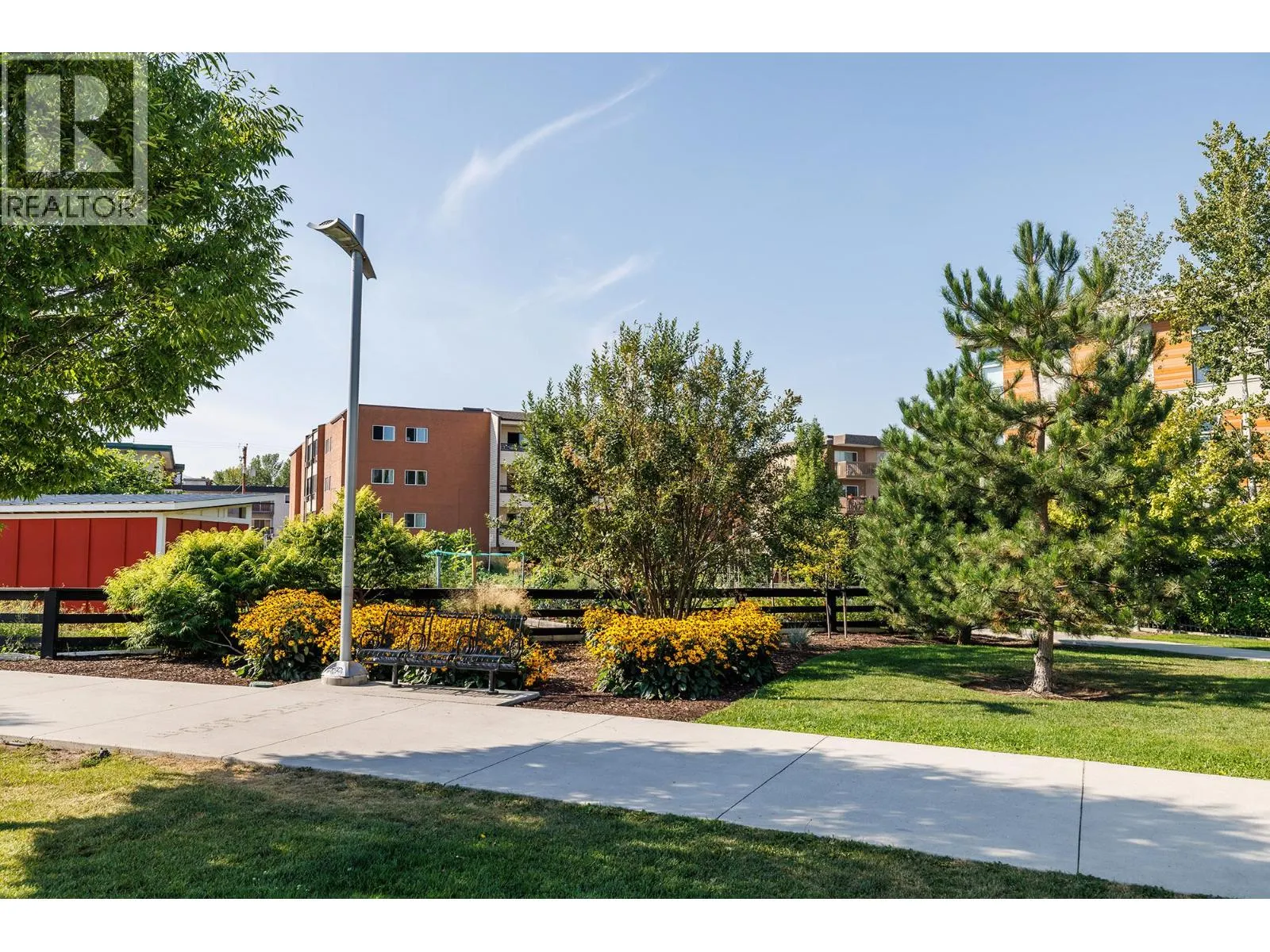 555 Rowcliffe Avenue Unit# 307
