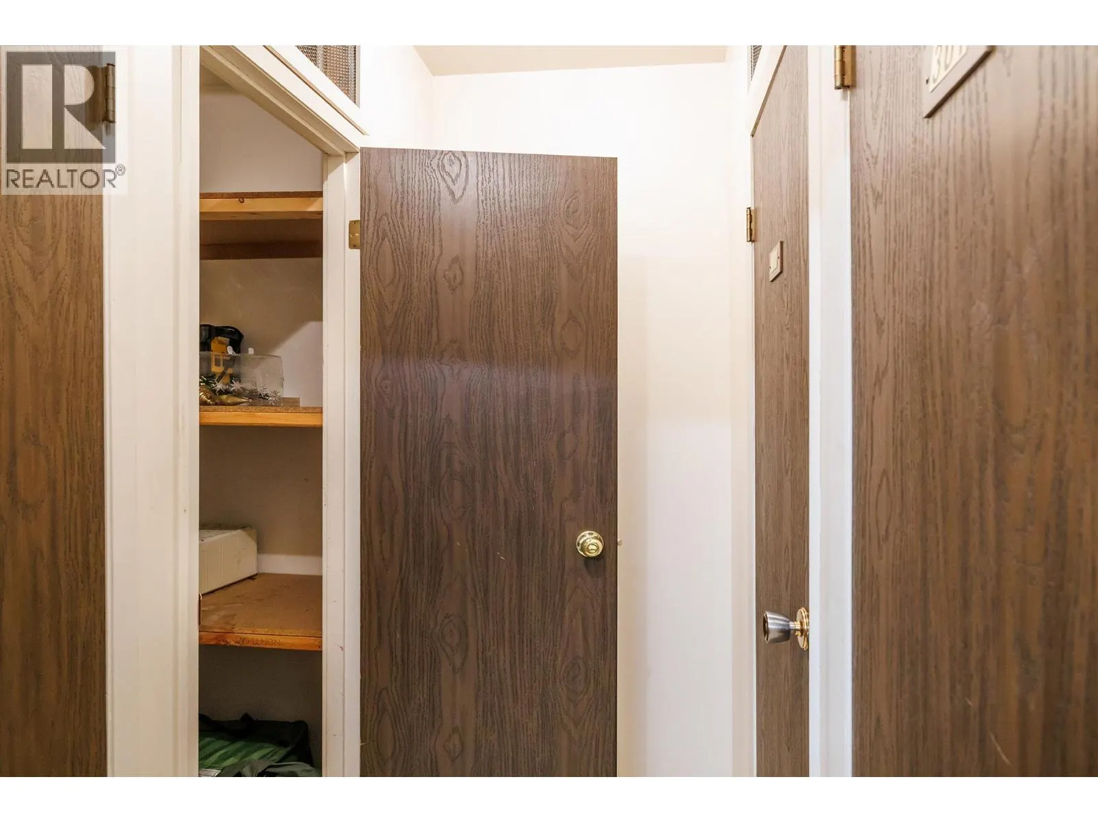 555 Rowcliffe Avenue Unit# 307