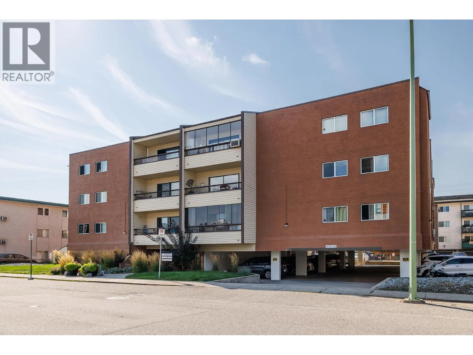 555 Rowcliffe Avenue Unit# 307