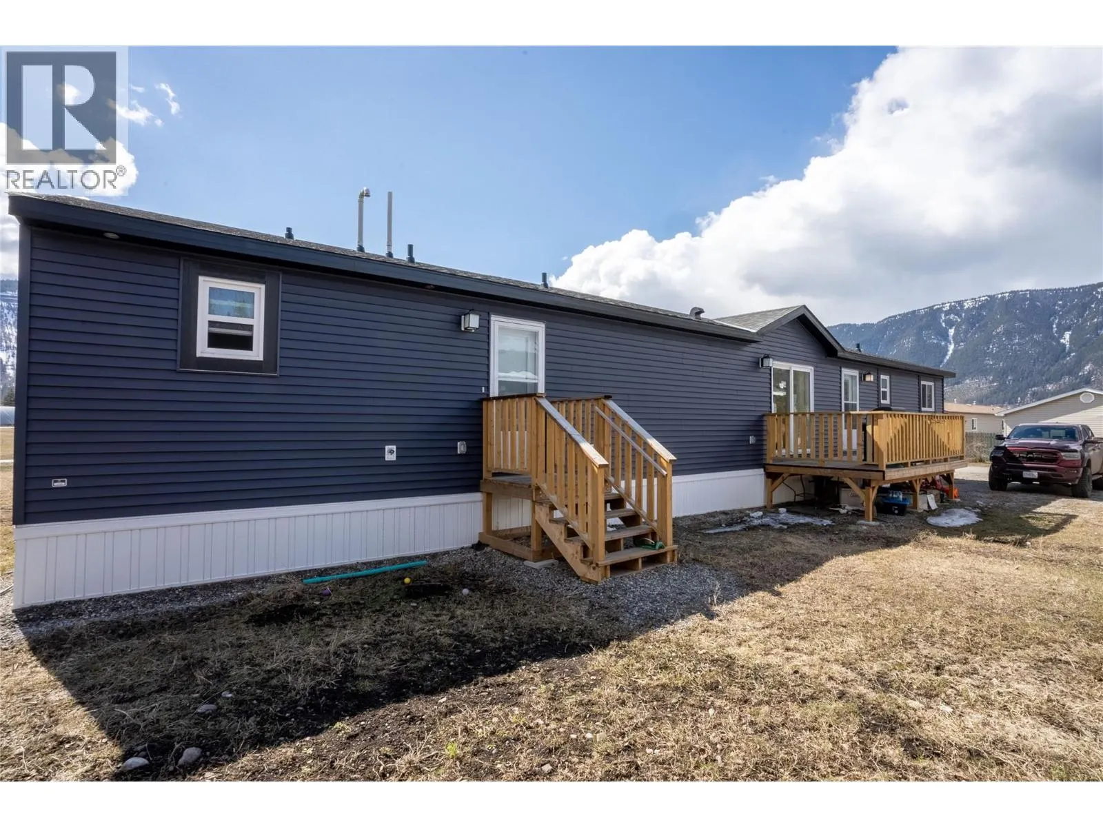 100 INDUSTRIAL  1 Road Unit# H10