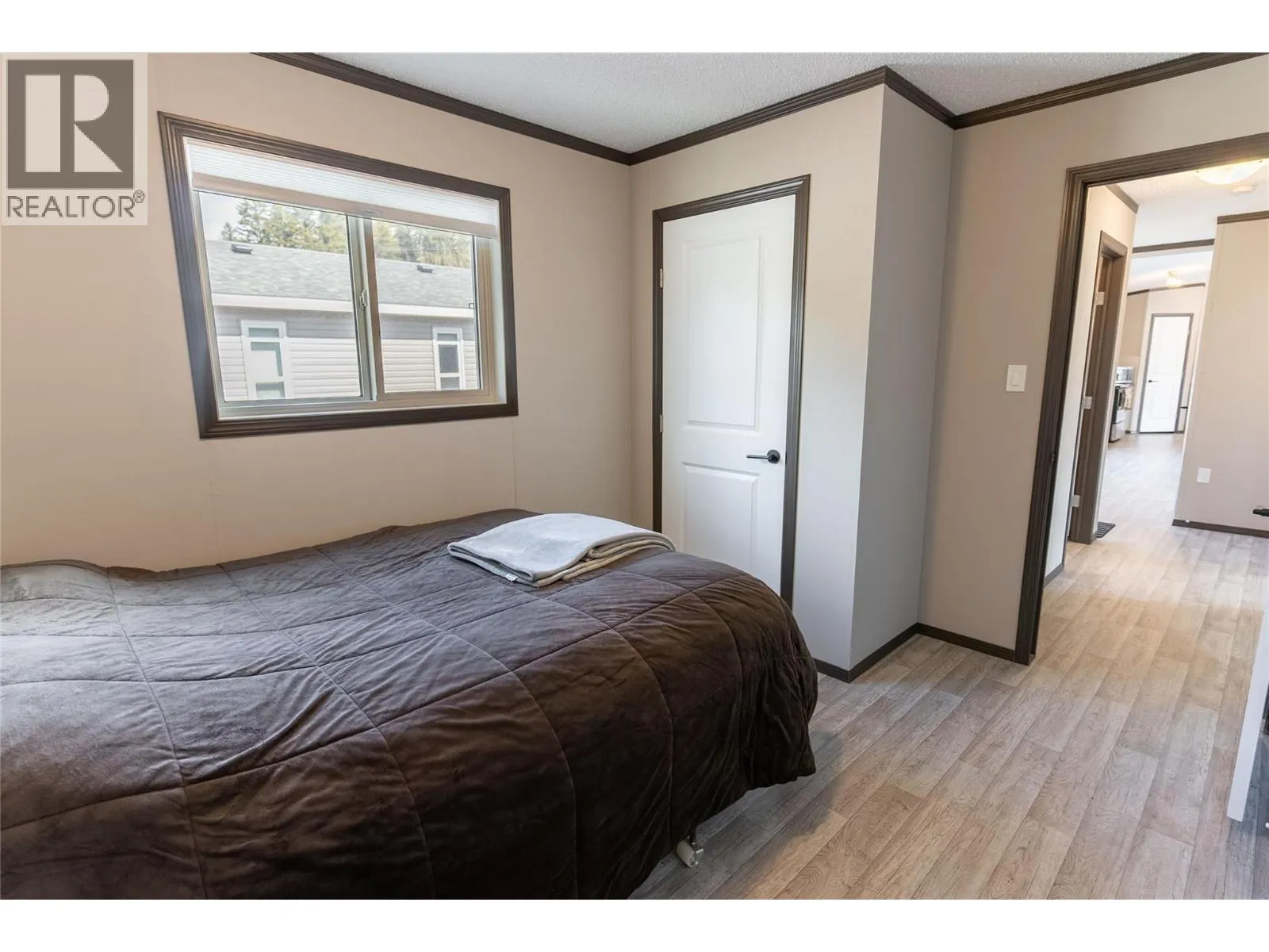 100 INDUSTRIAL  1 Road Unit# H10