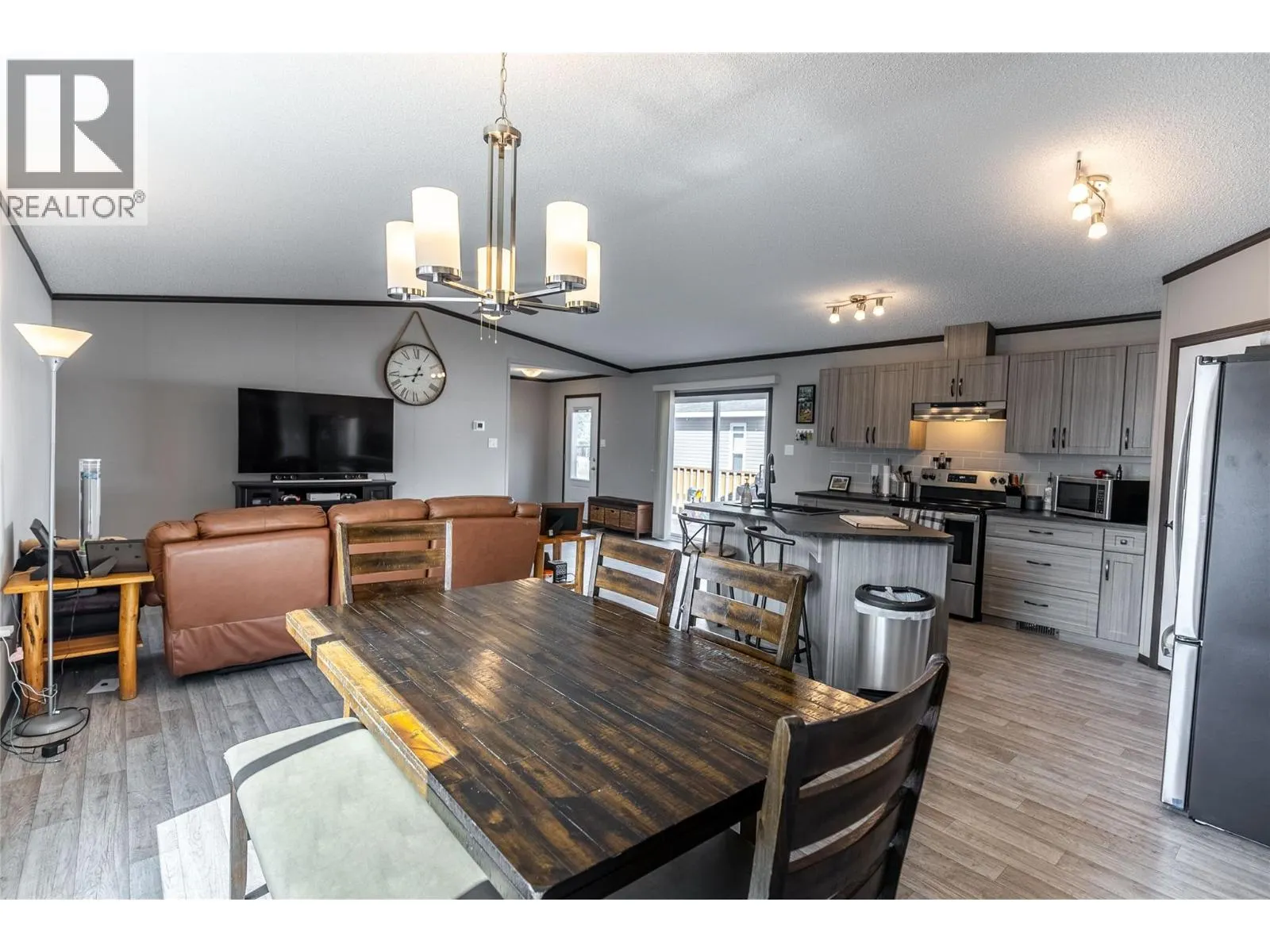 100 INDUSTRIAL  1 Road Unit# H10