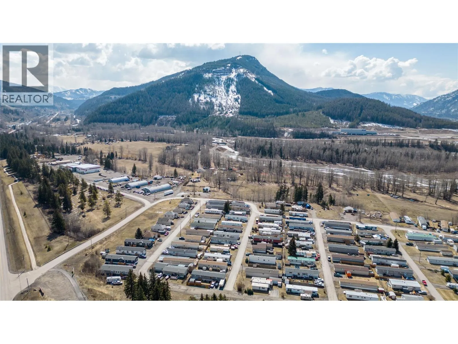 100 INDUSTRIAL  1 Road Unit# H10