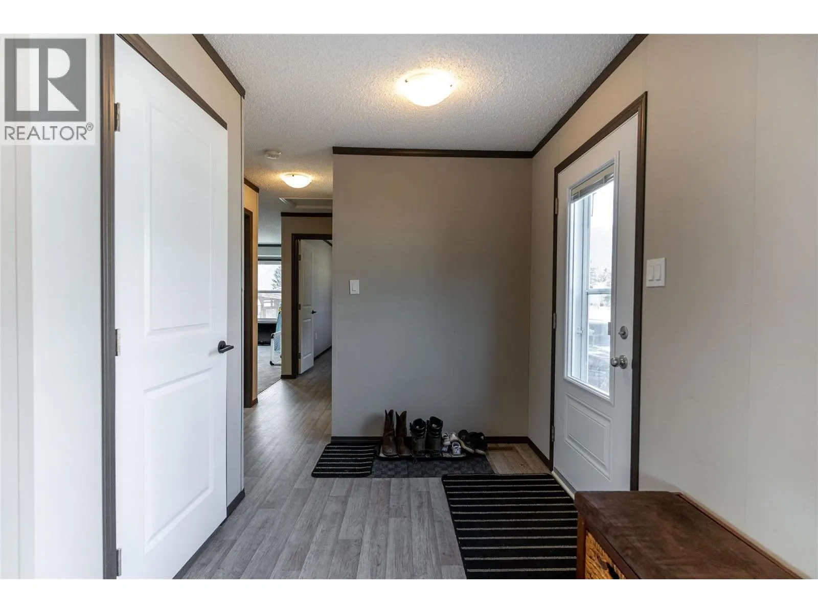 100 INDUSTRIAL  1 Road Unit# H10