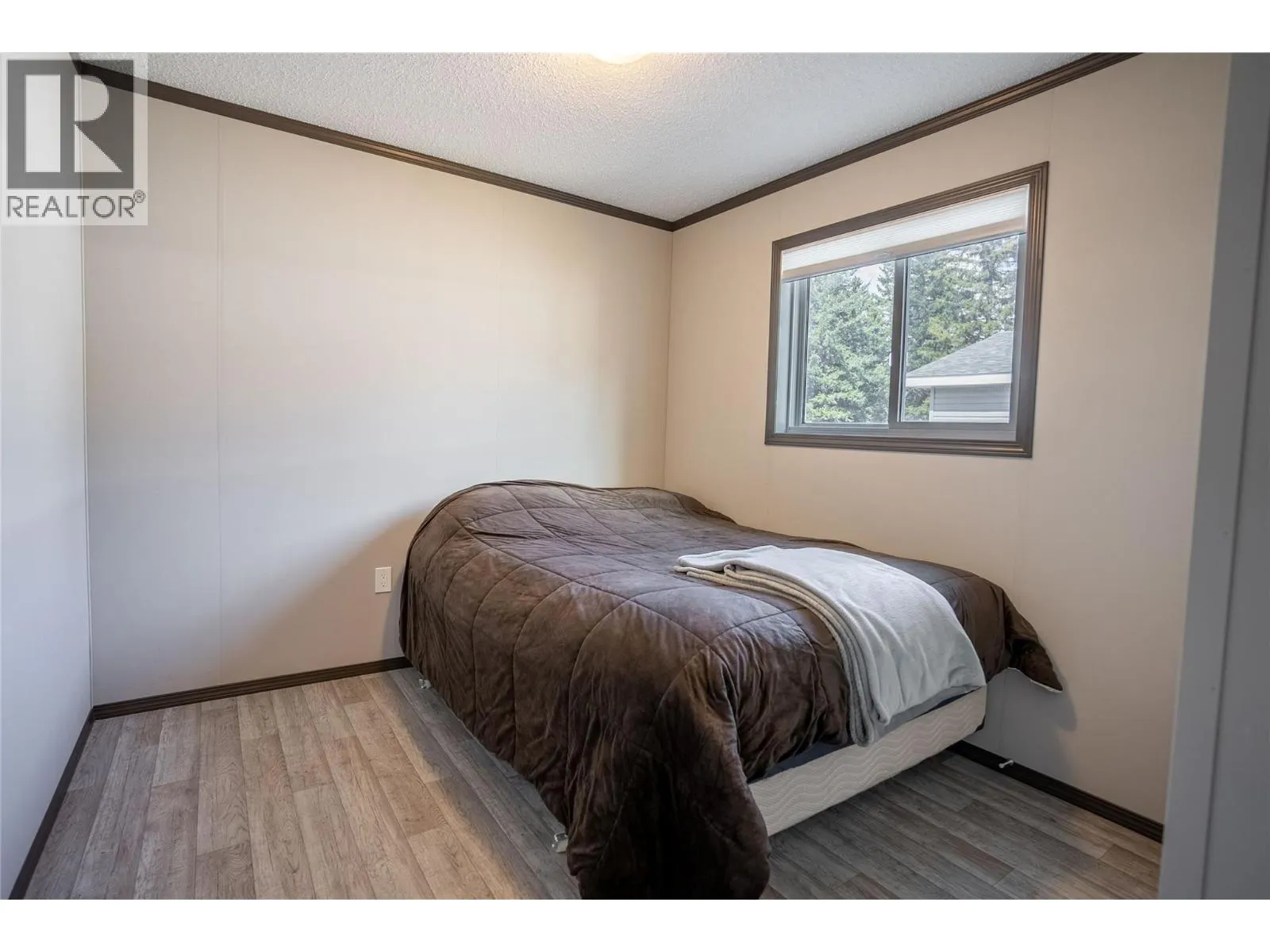 100 INDUSTRIAL  1 Road Unit# H10