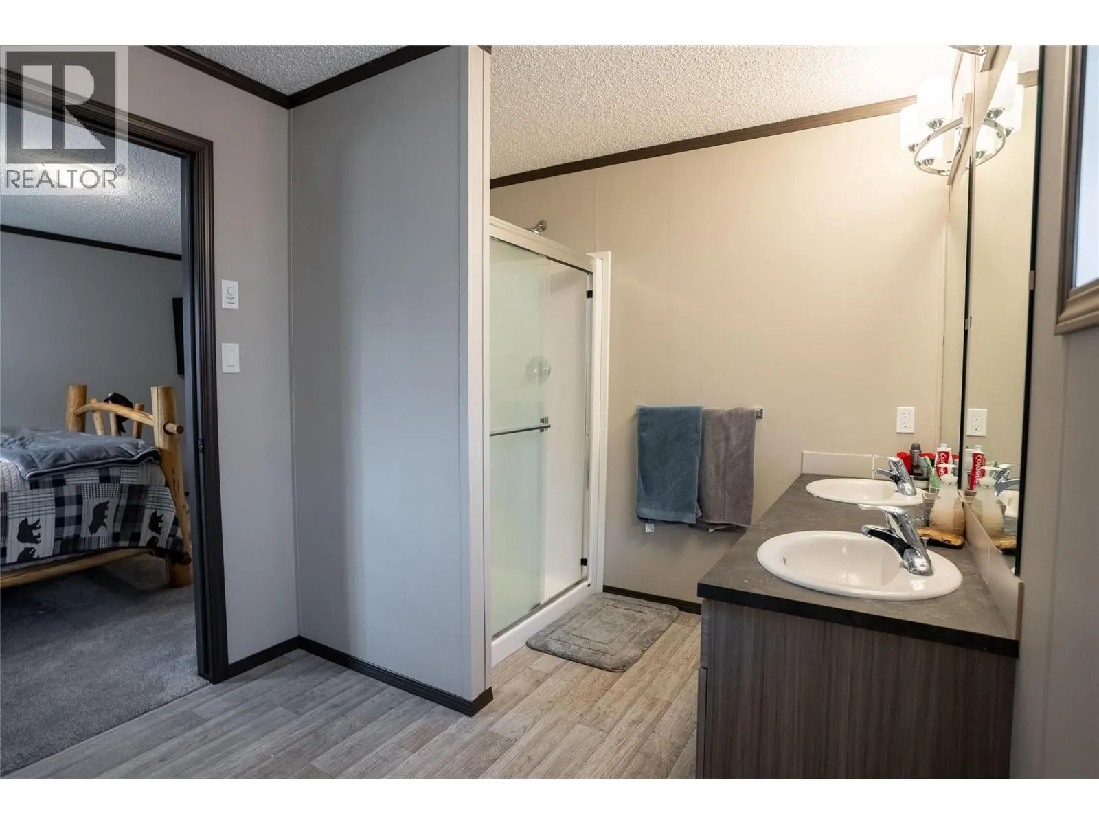 100 INDUSTRIAL  1 Road Unit# H10