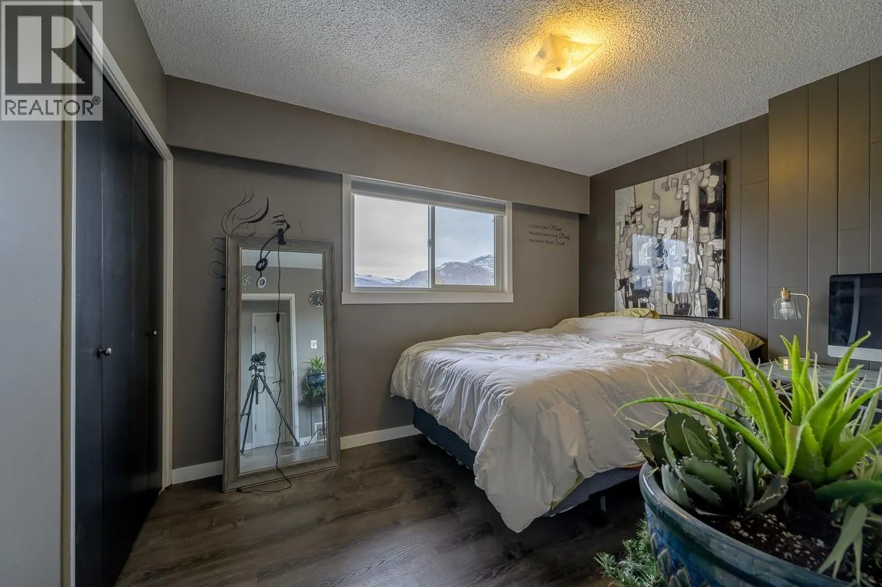 492 GRANDVIEW Terrace