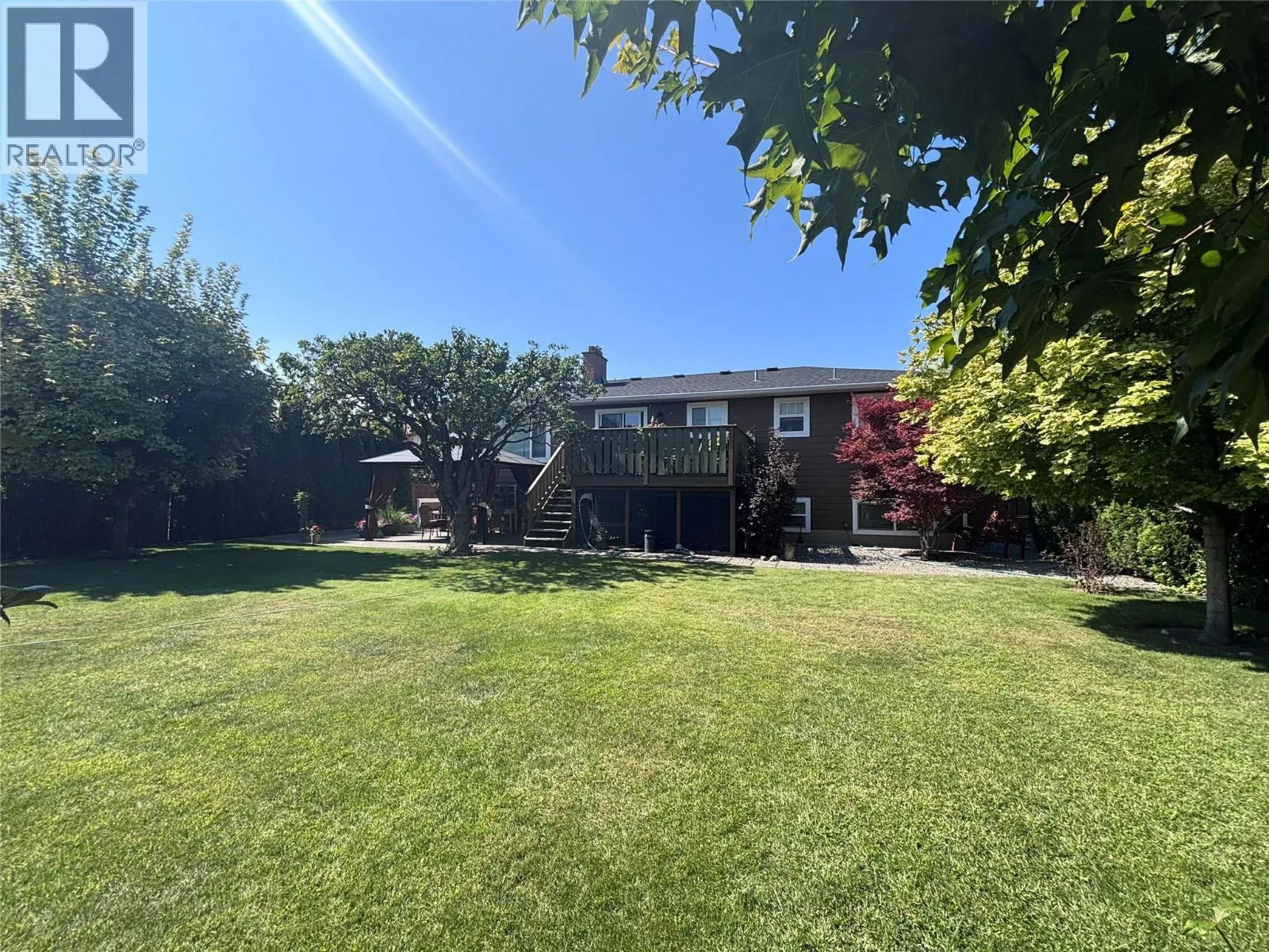 909 STARDUST Street
