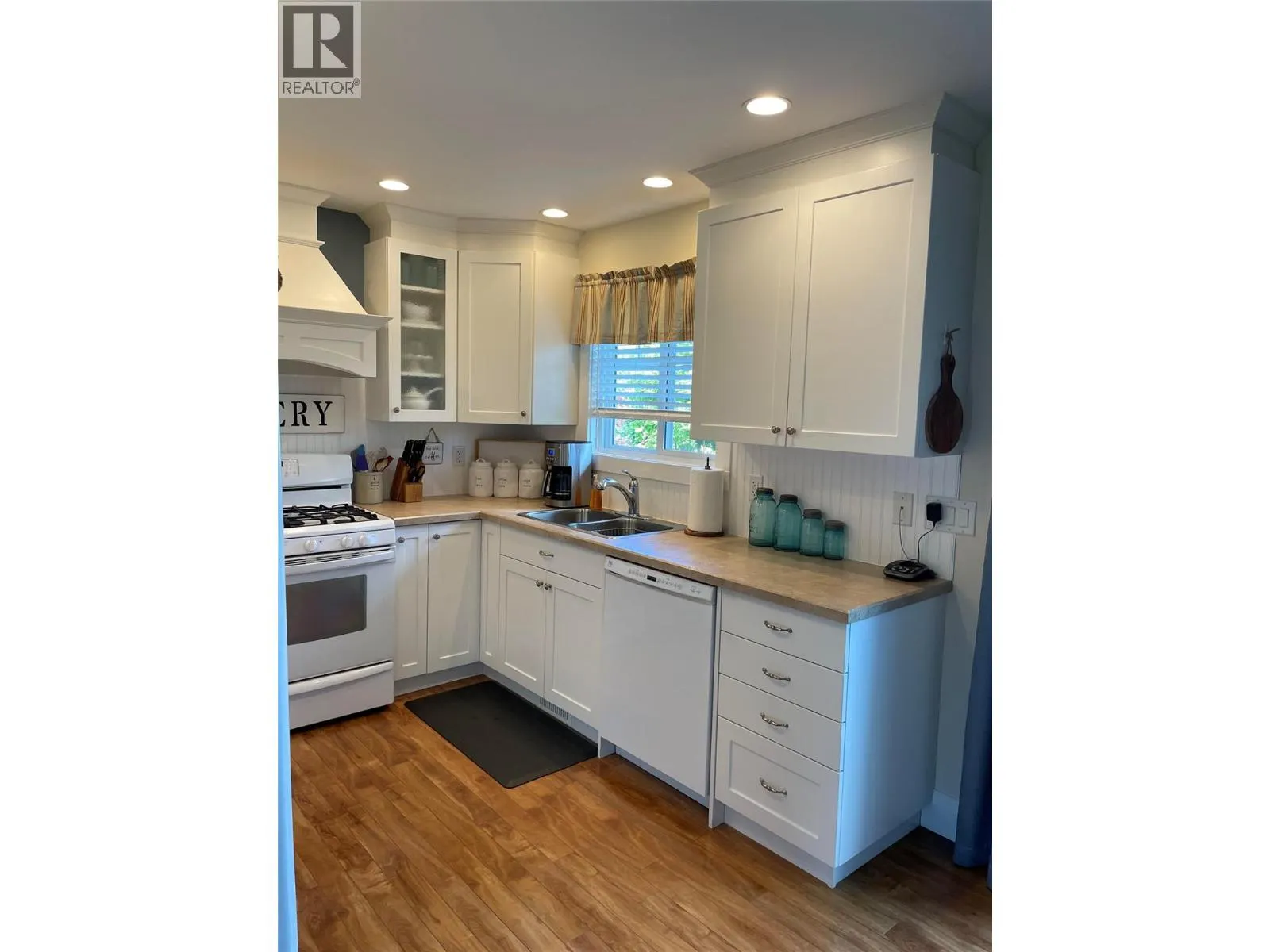 909 STARDUST Street