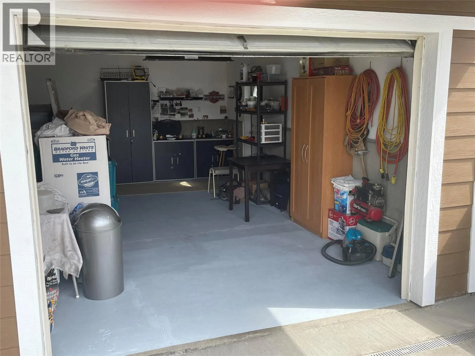 909 STARDUST Street