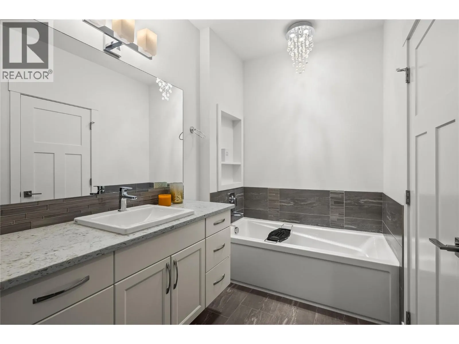 1870 Rosealee Lane Unit# 42