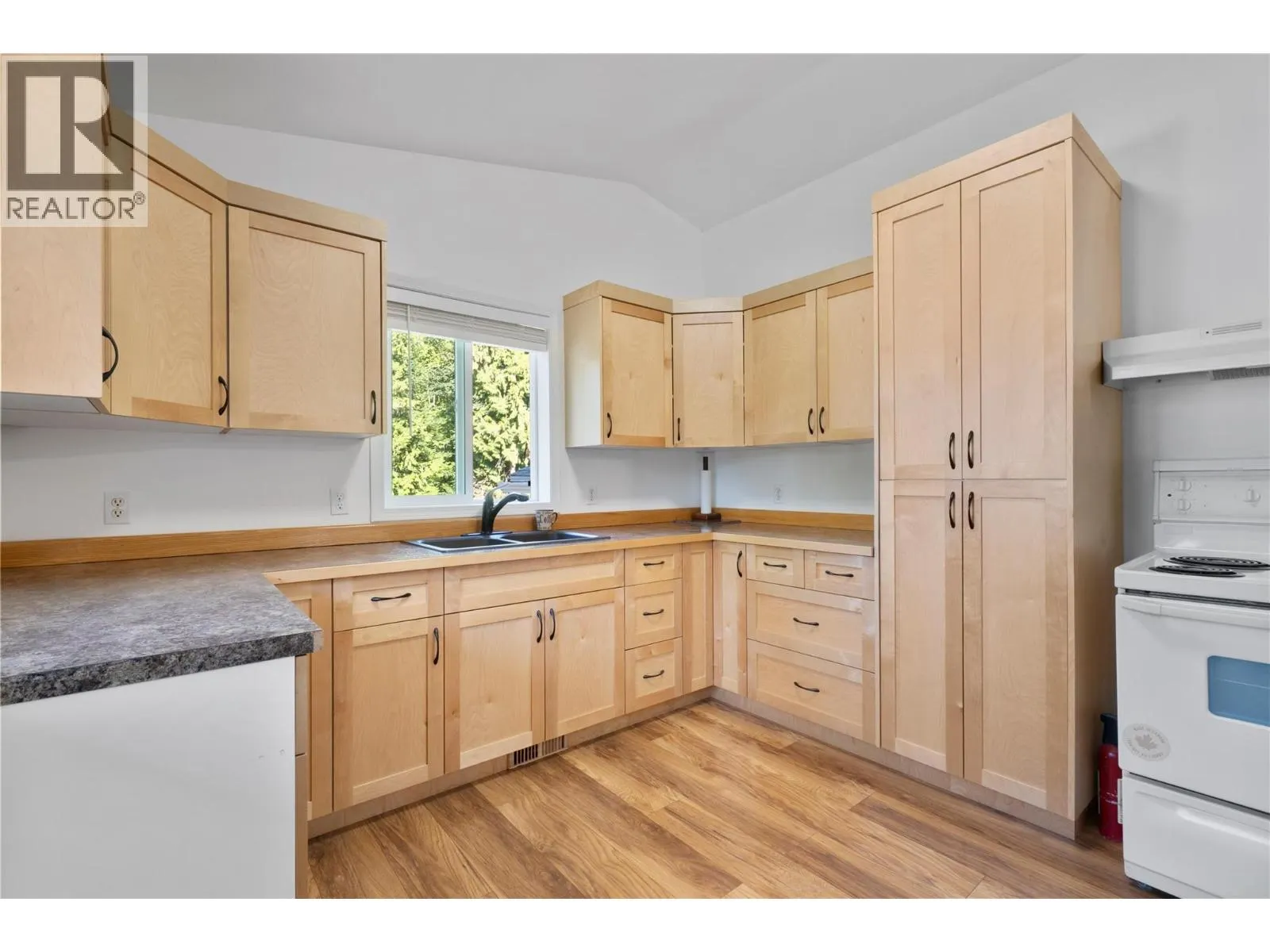 6803 Magna Bay Drive