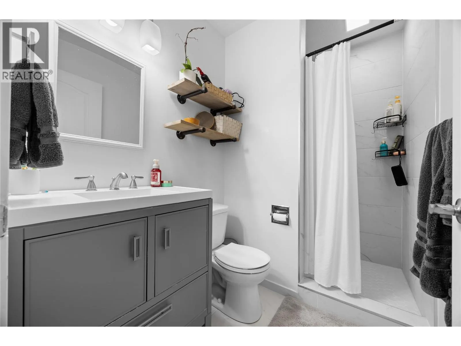 3160 Casorso Road Unit# 412