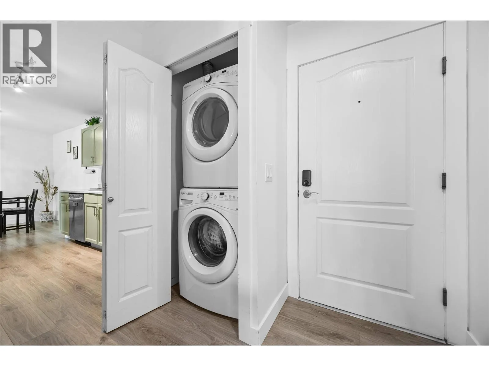 3160 Casorso Road Unit# 412