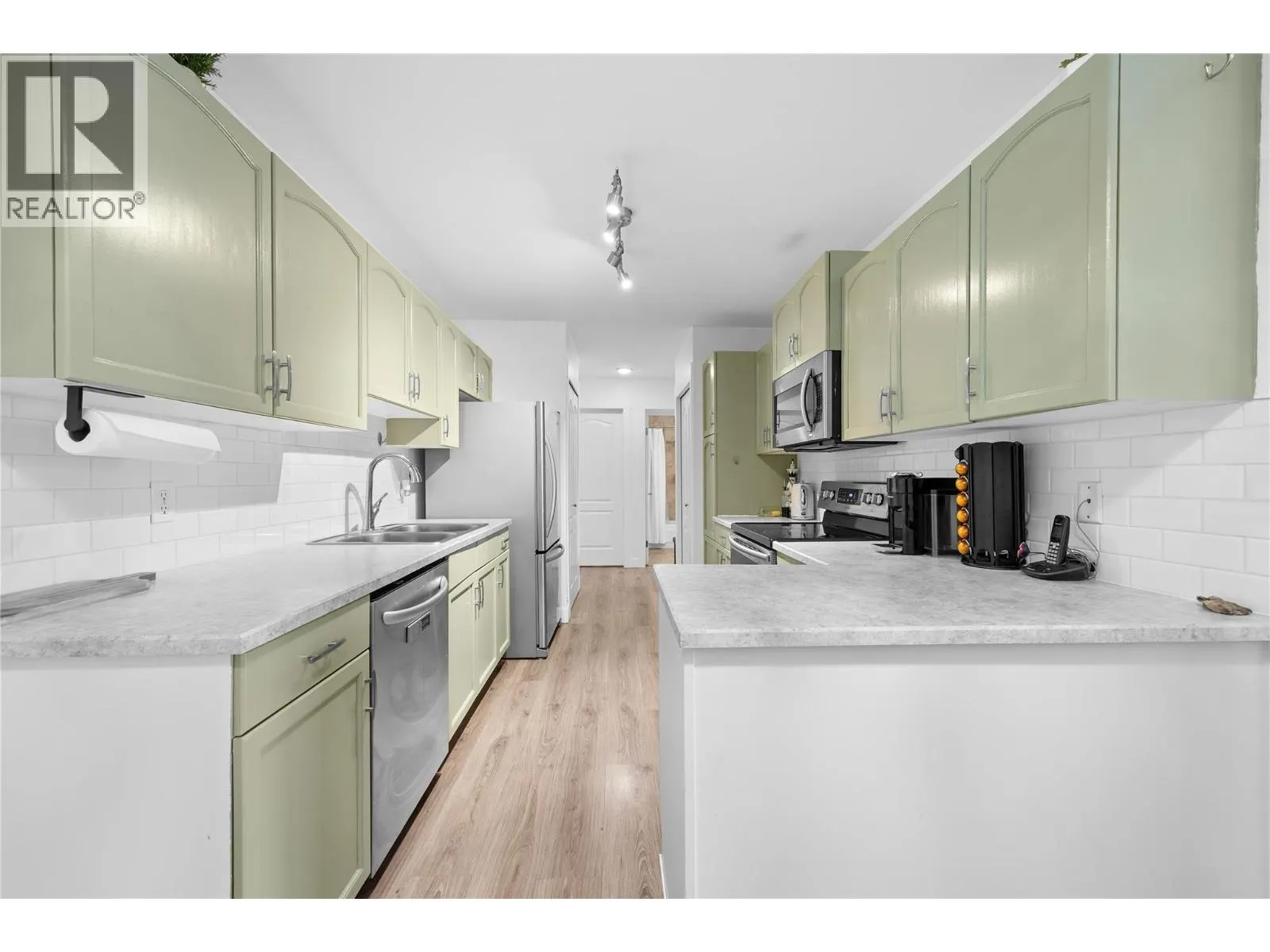 3160 Casorso Road Unit# 412