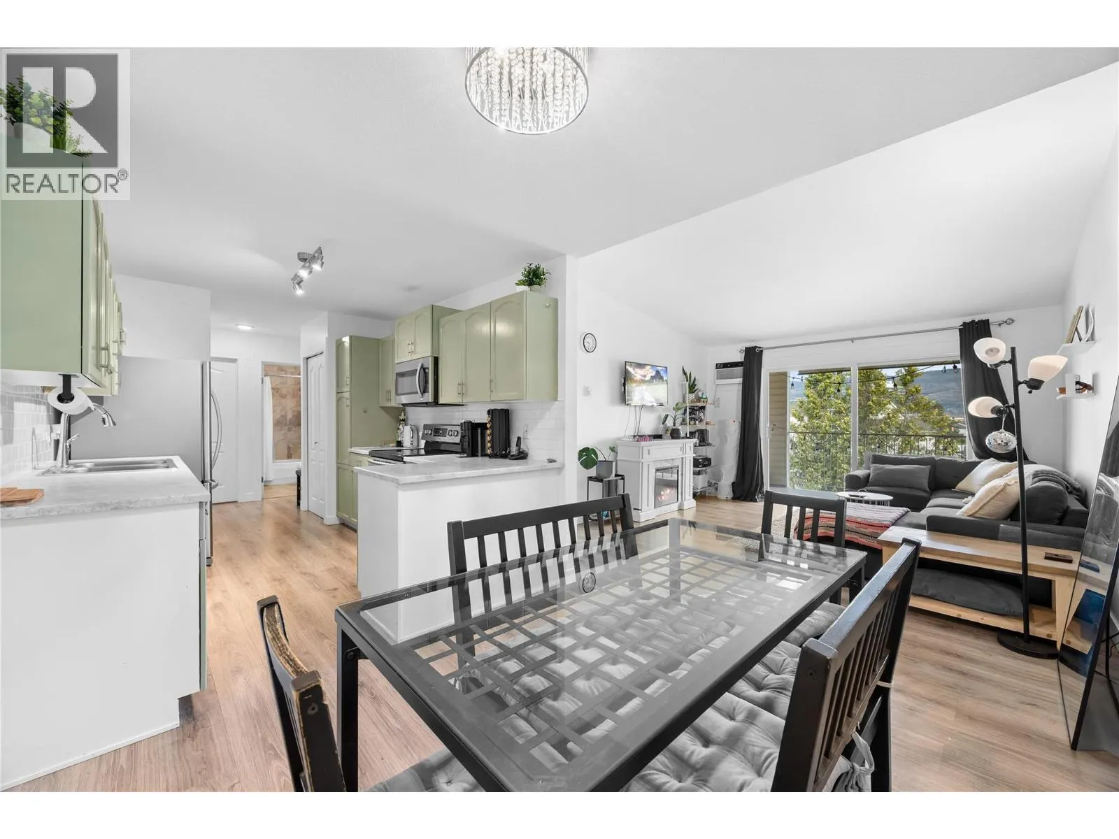 3160 Casorso Road Unit# 412