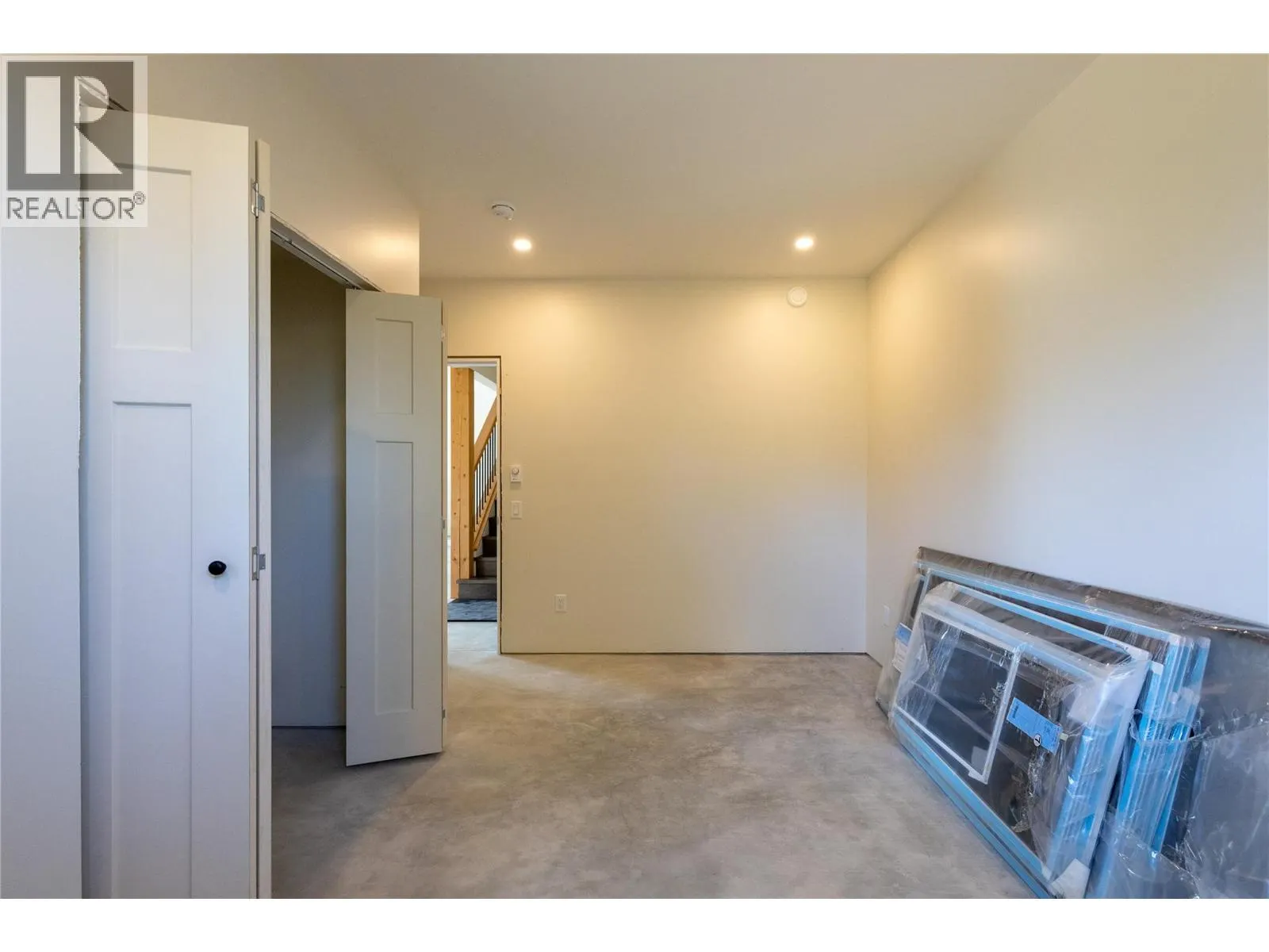 145 Lakeview Drive