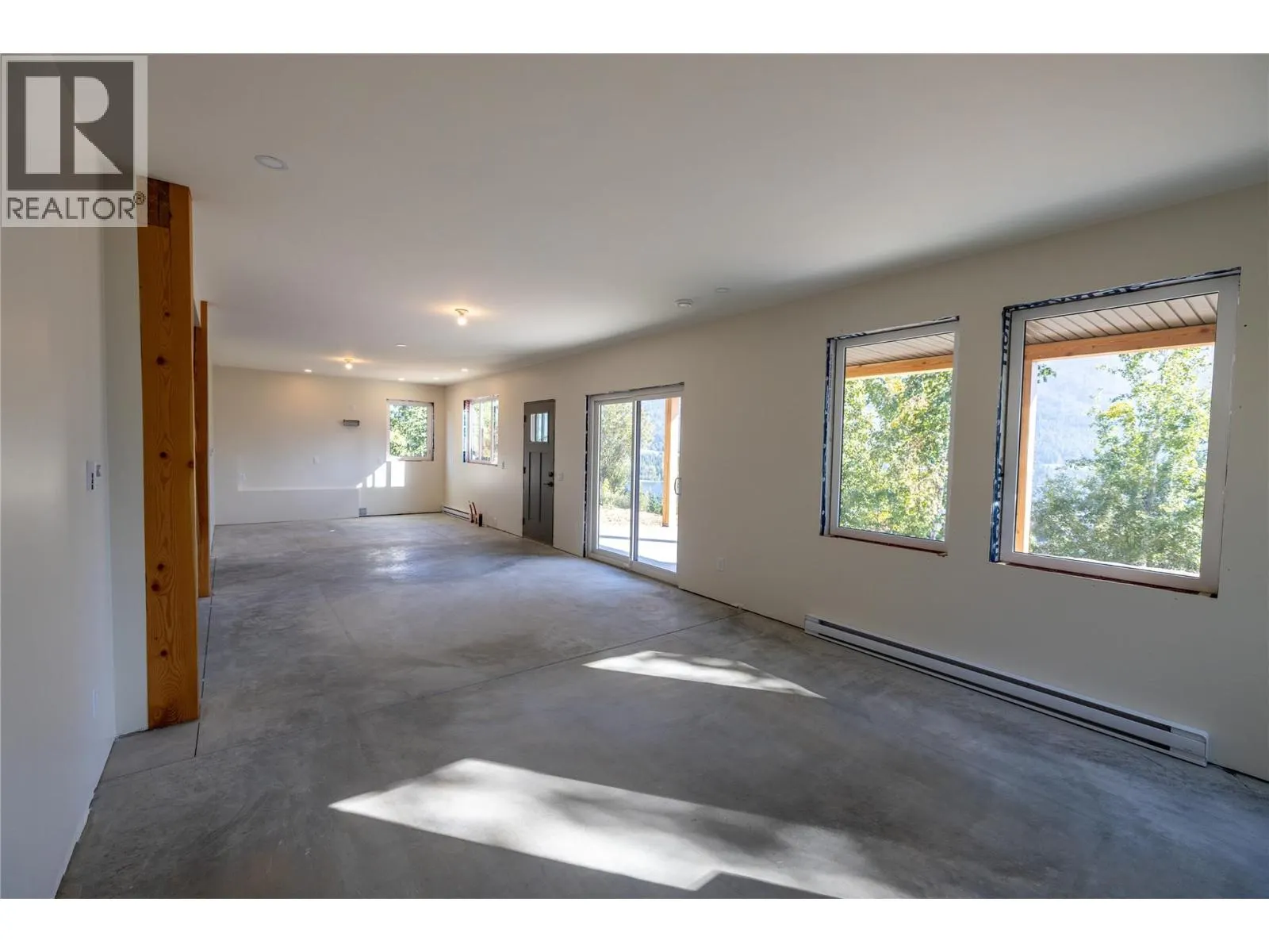 145 Lakeview Drive