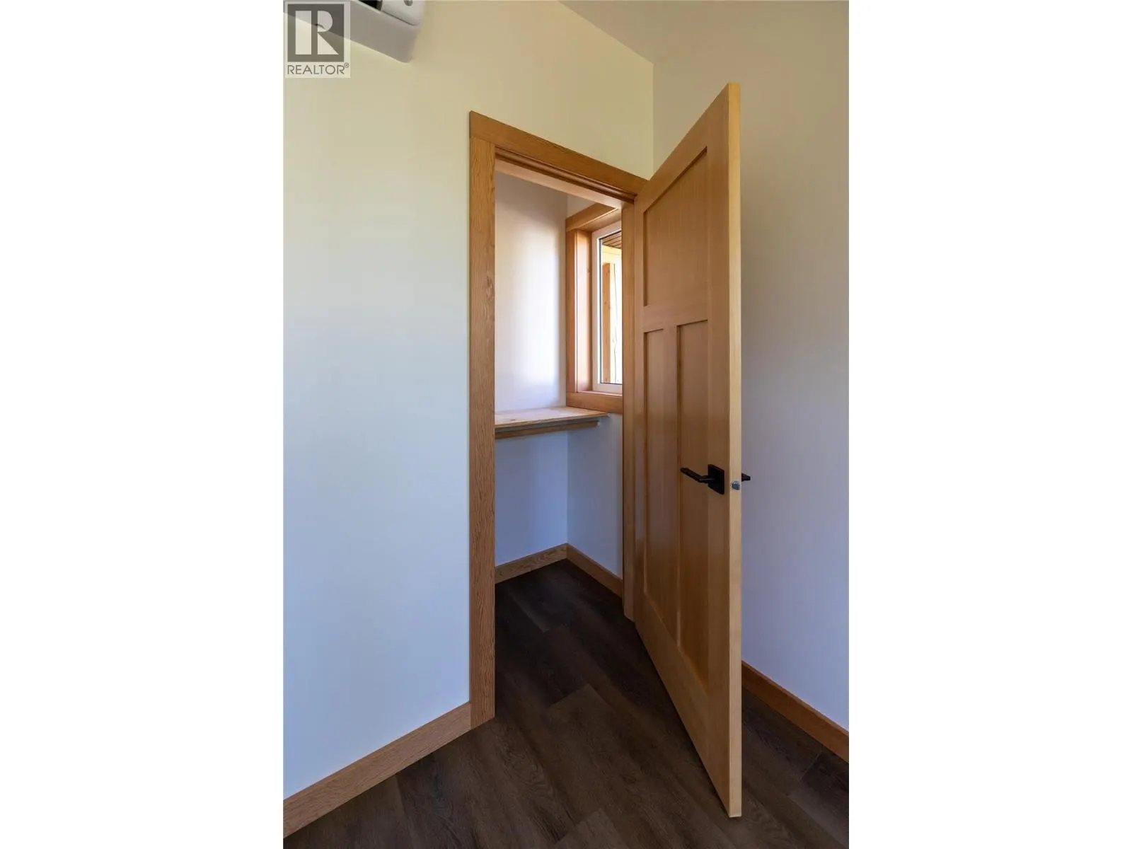 145 Lakeview Drive