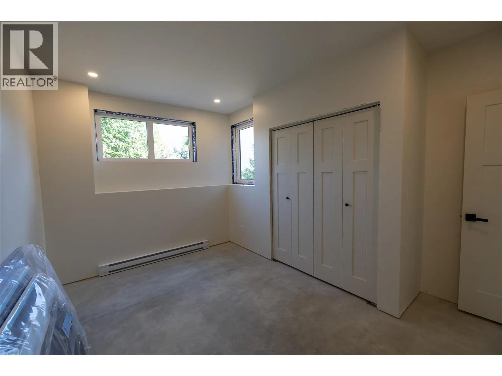 145 Lakeview Drive
