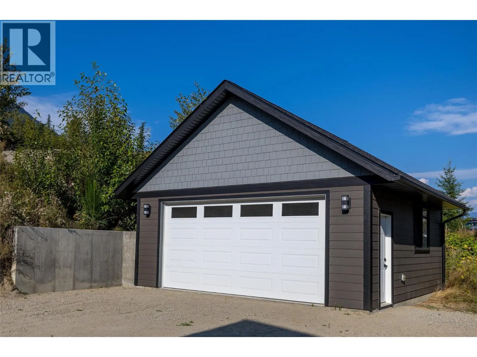 145 Lakeview Drive