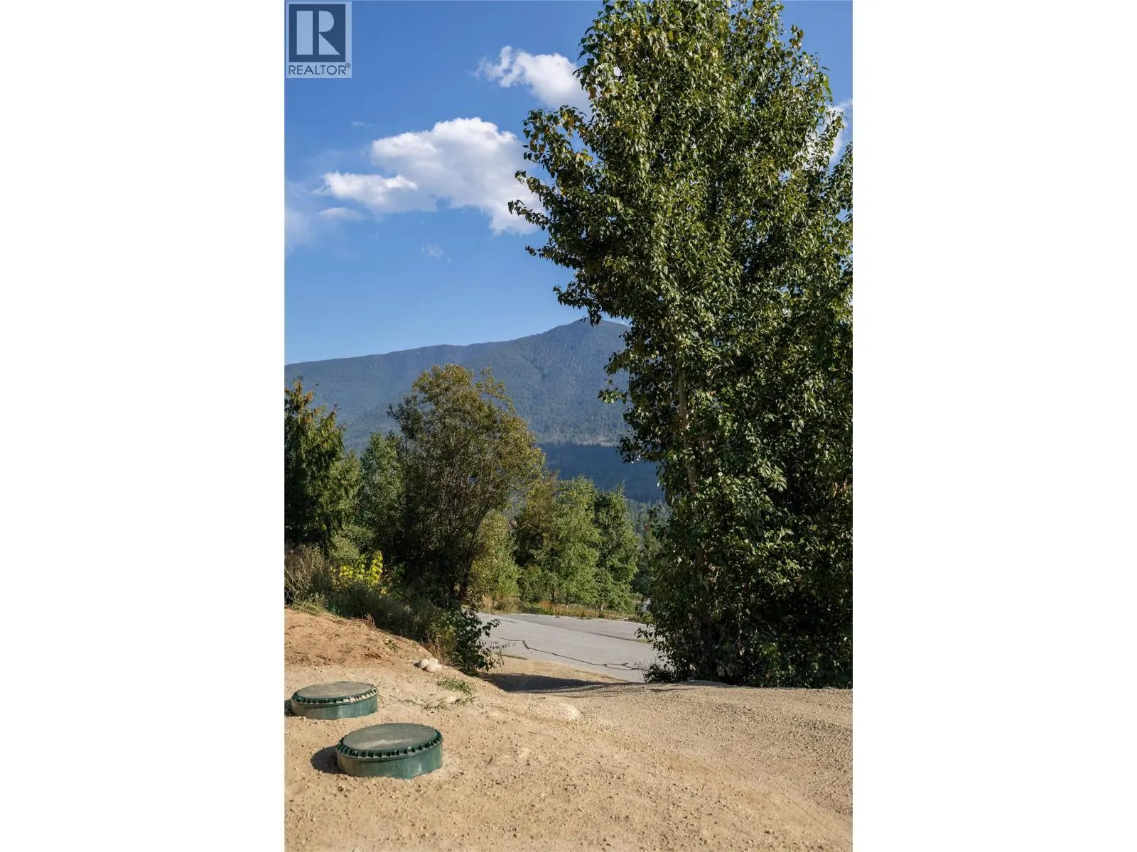 145 Lakeview Drive