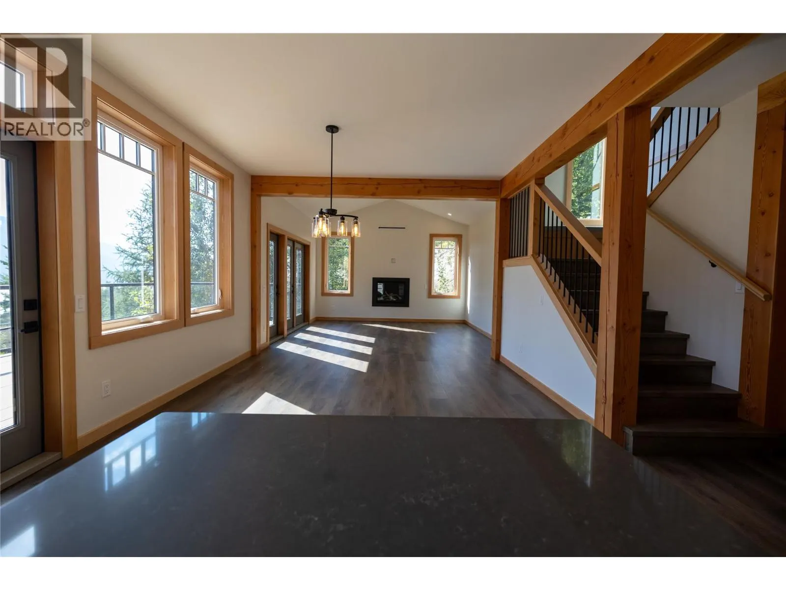 145 Lakeview Drive