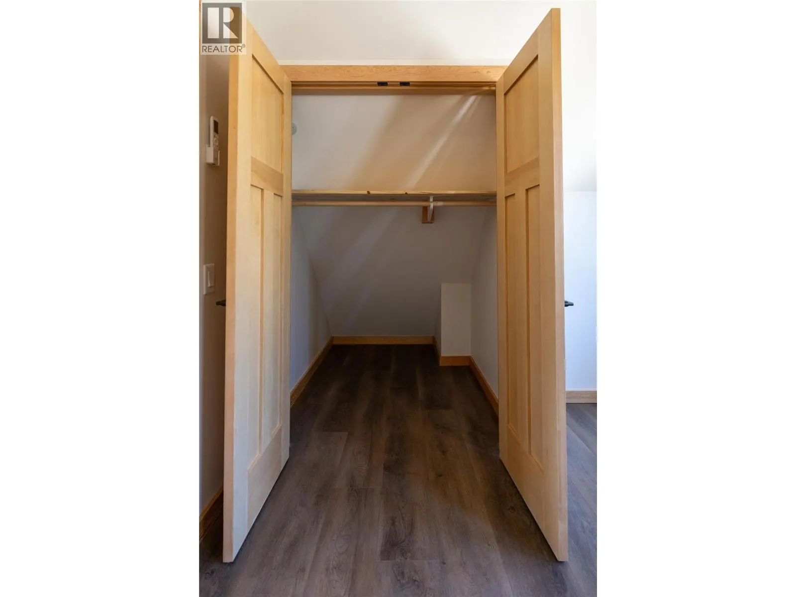 145 Lakeview Drive