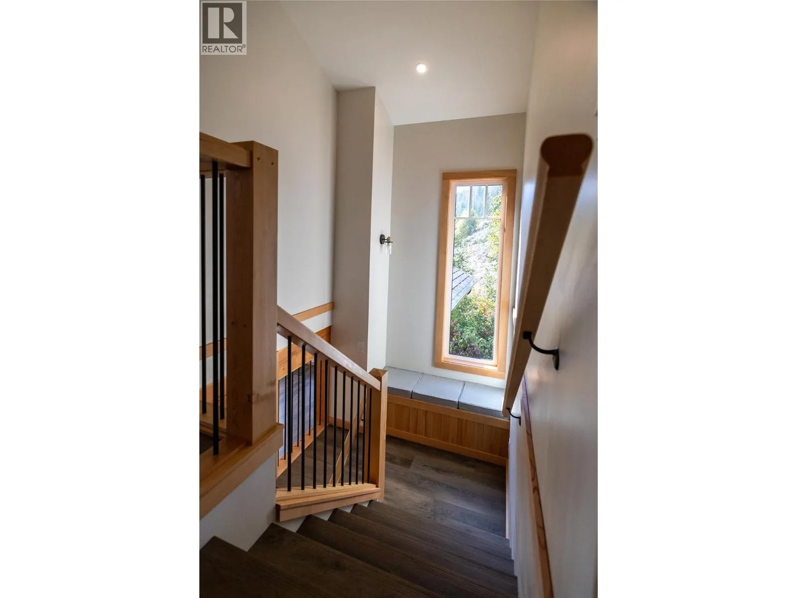 145 Lakeview Drive