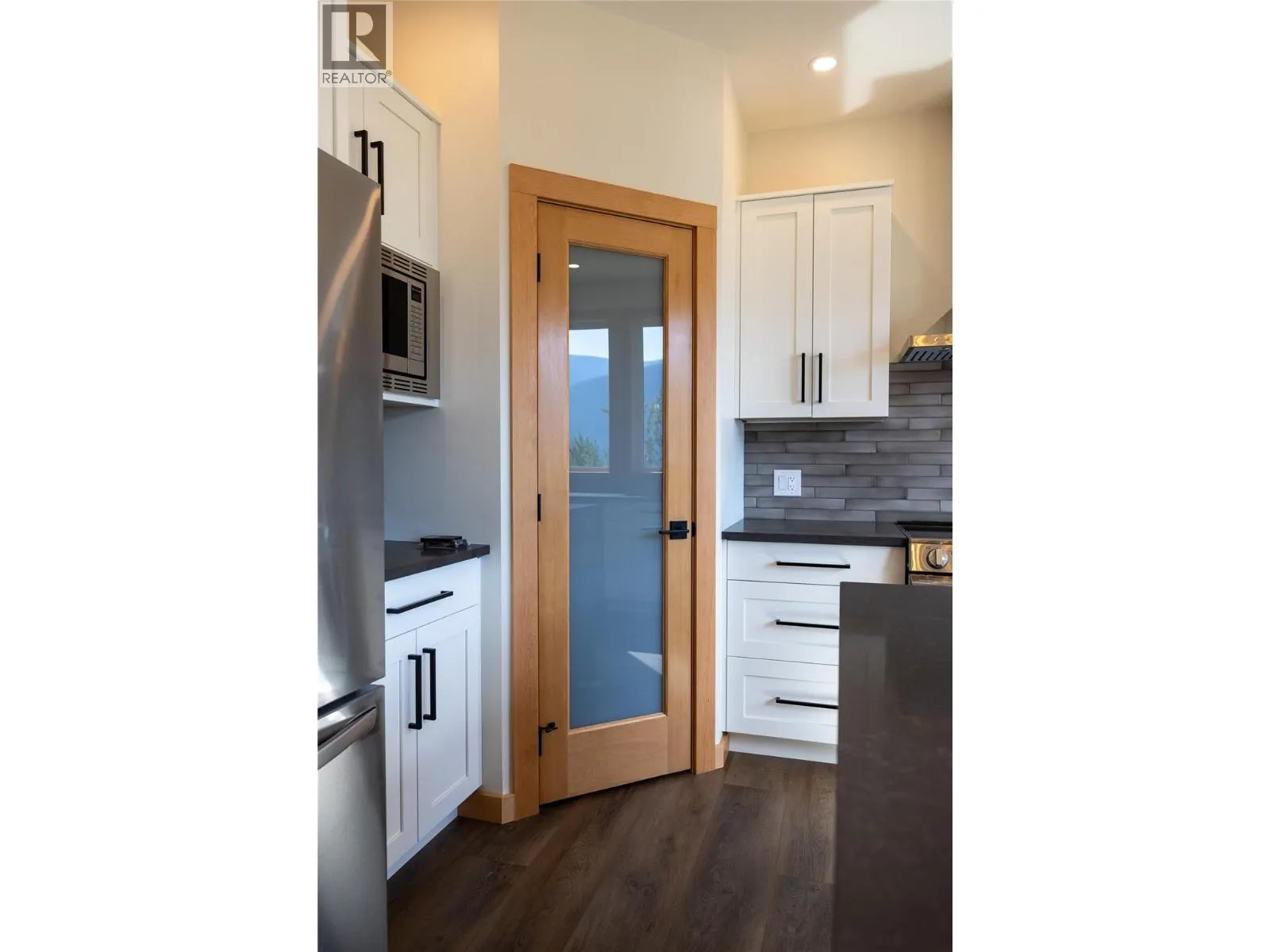 145 Lakeview Drive
