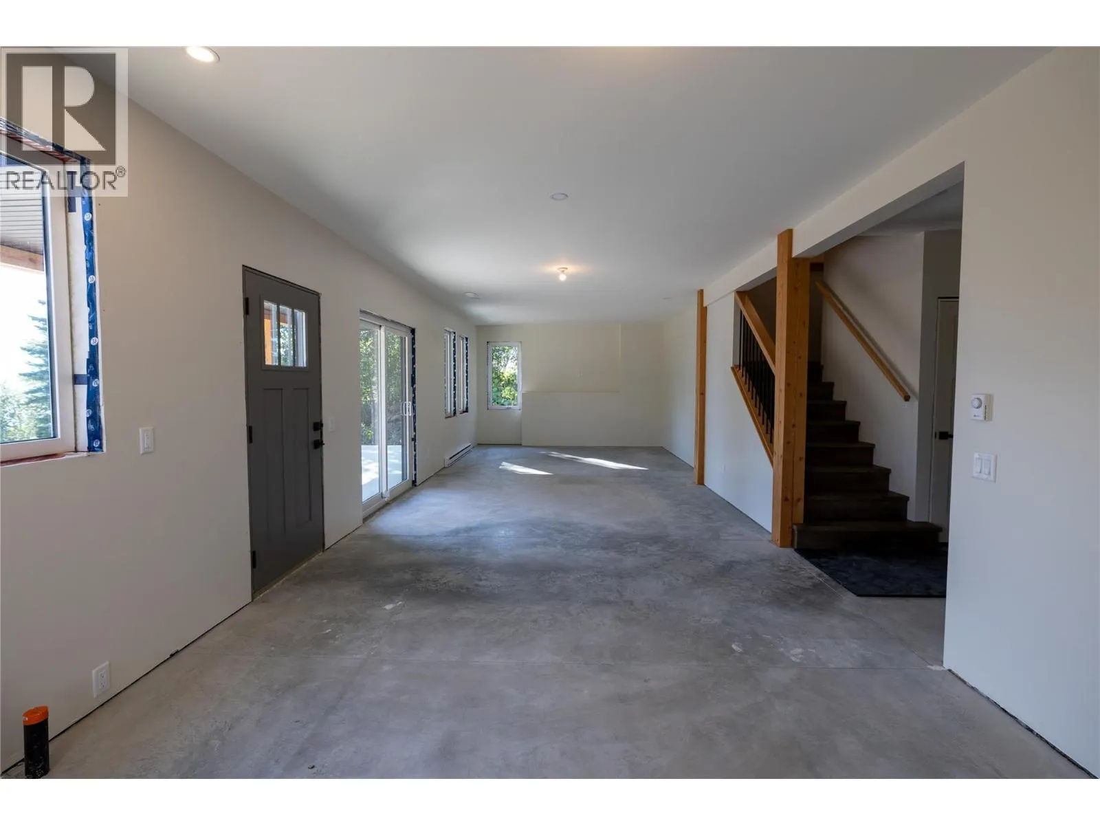 145 Lakeview Drive