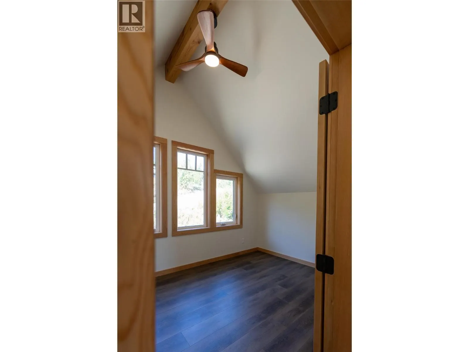 145 Lakeview Drive