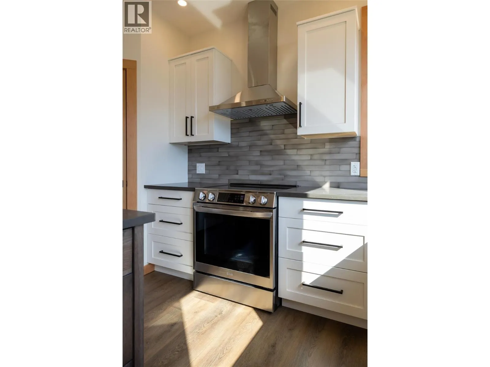 145 Lakeview Drive