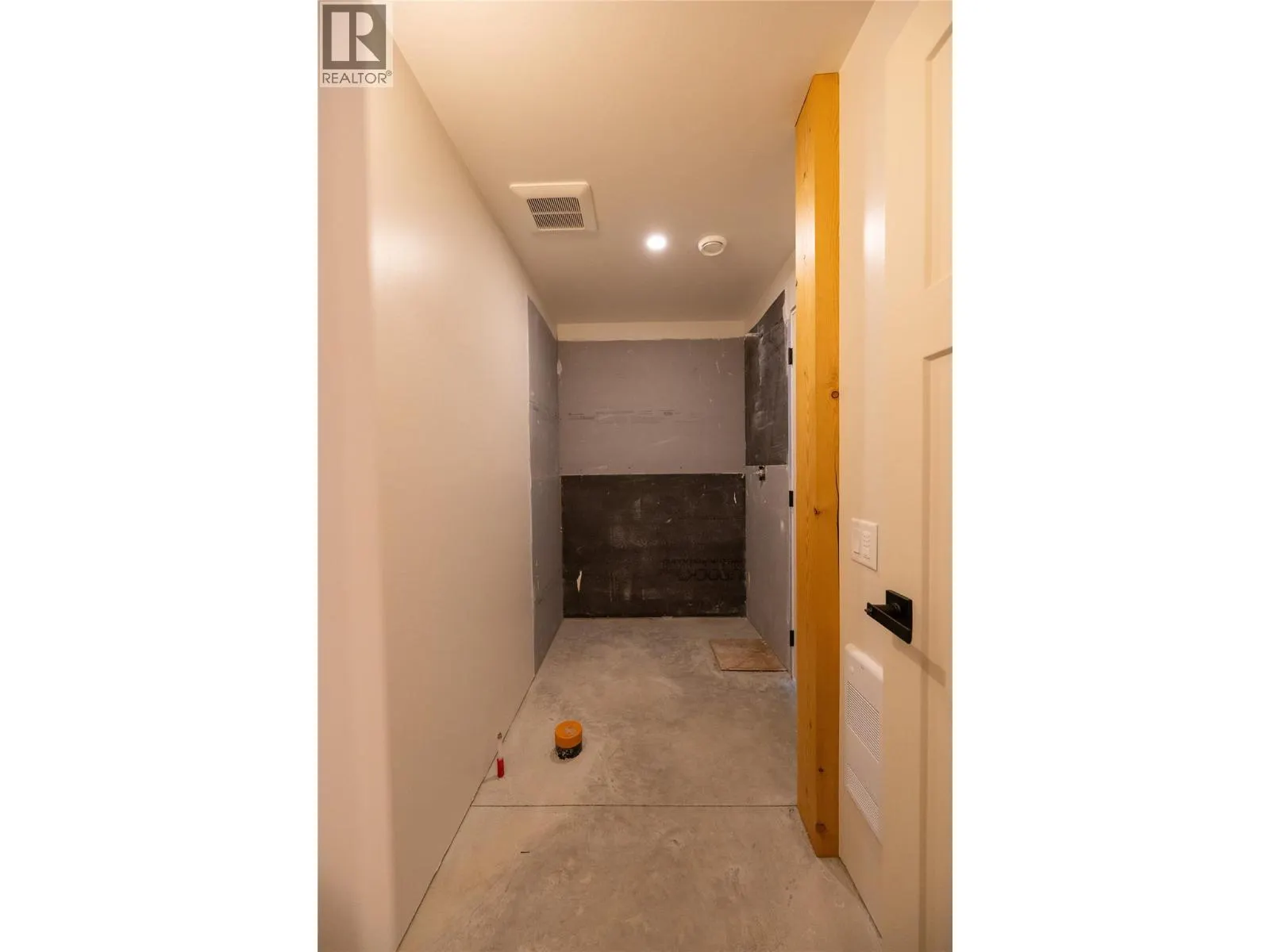 145 Lakeview Drive